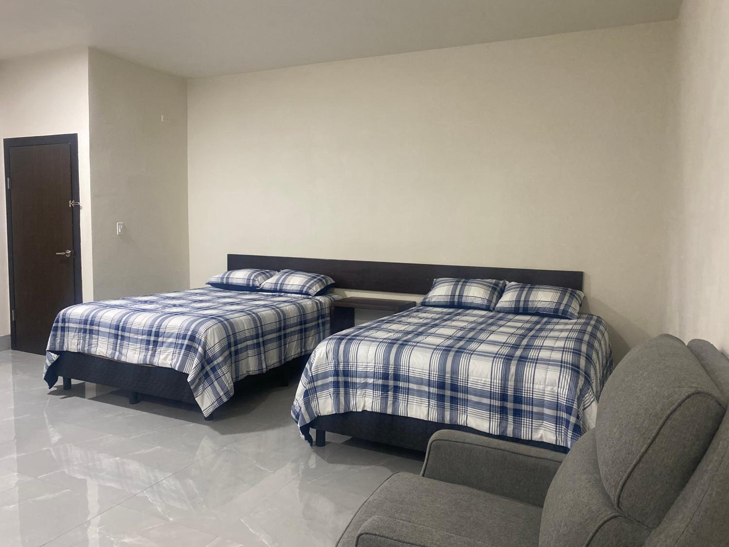 Large Double Room - Photo 70