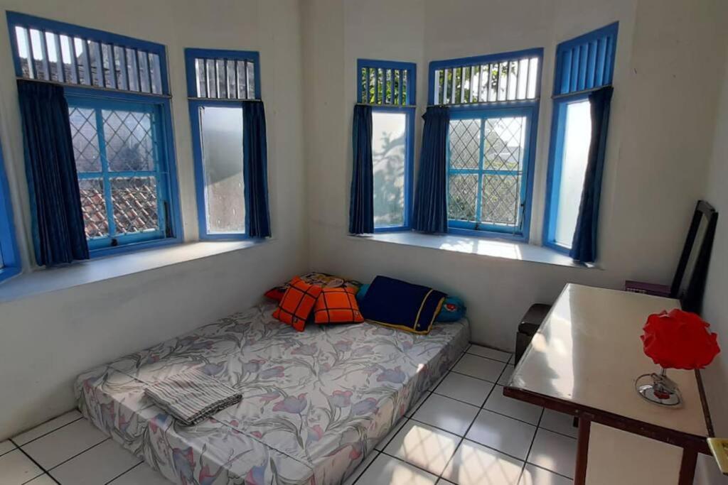 Budget Double Room photo 3