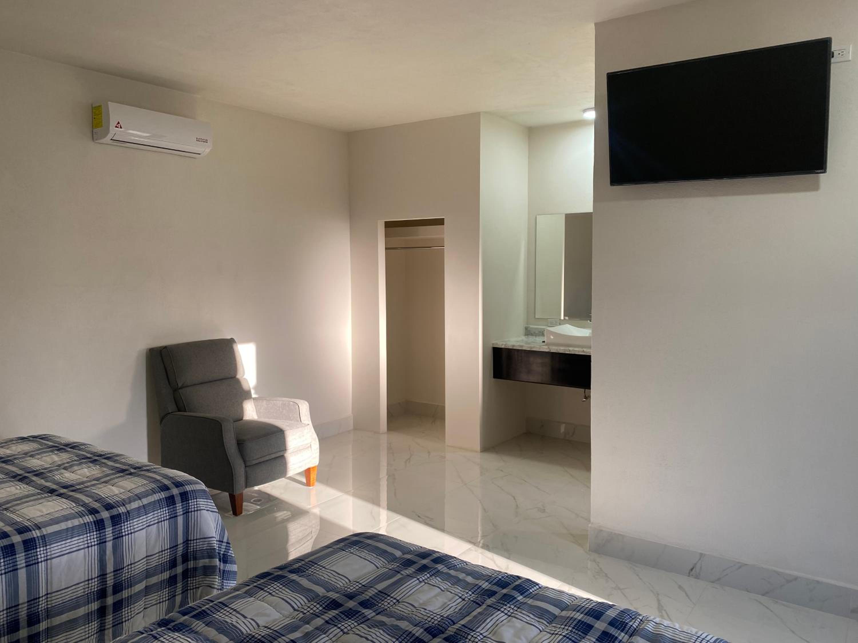 Large Double Room - Photo 62