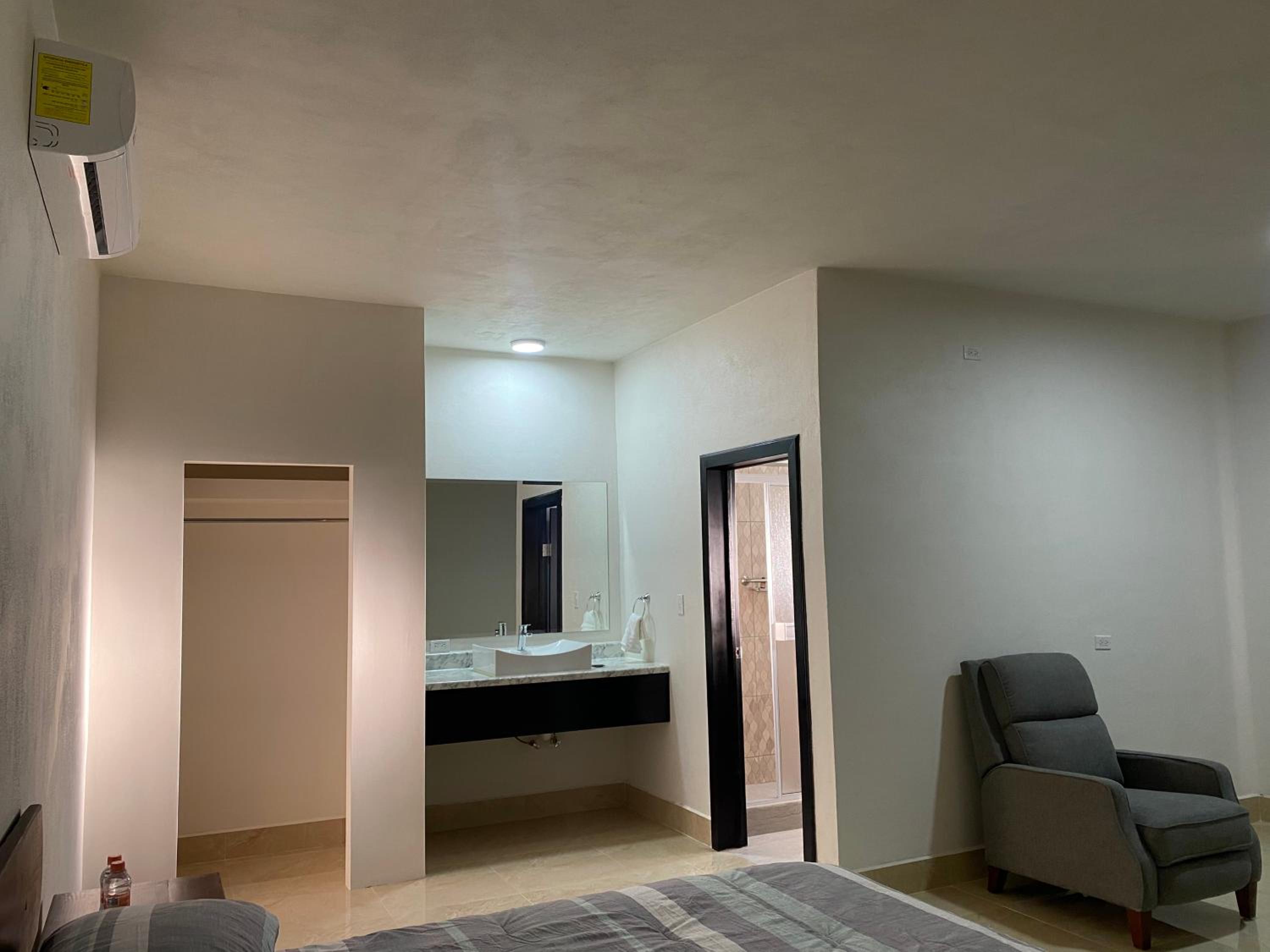 King Suite - Photo 59