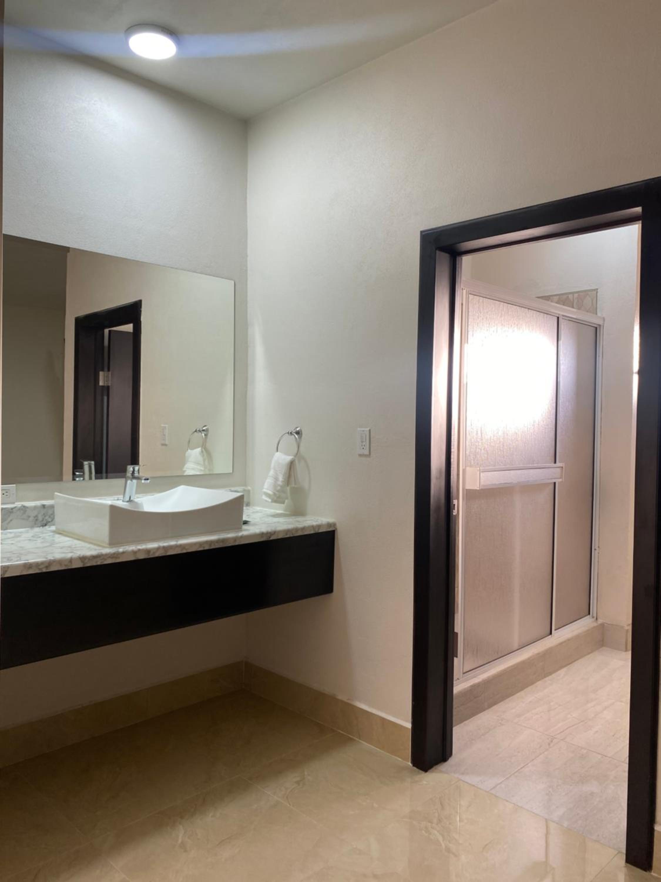 King Suite - Photo 61