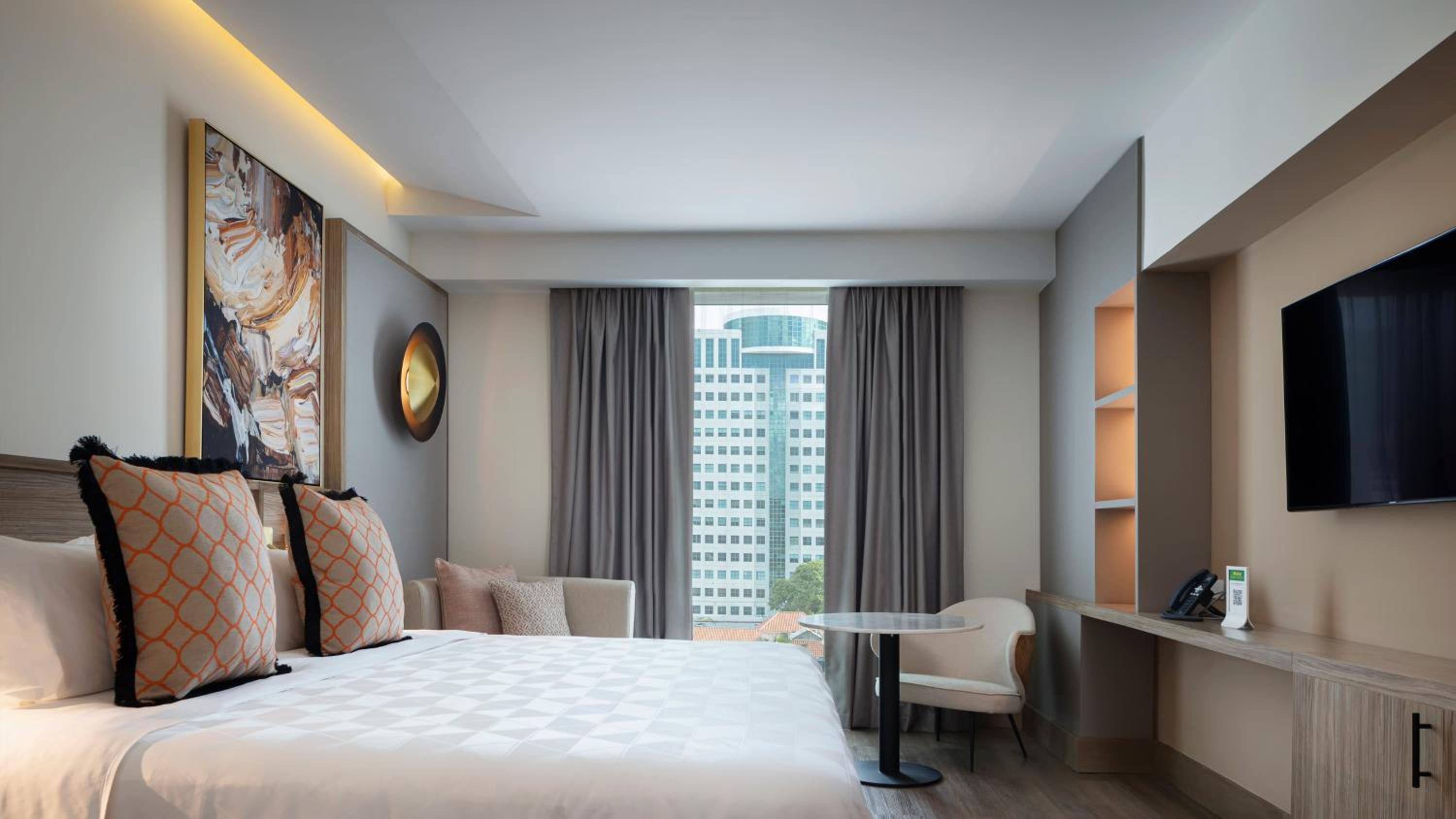Standard King Room with City View