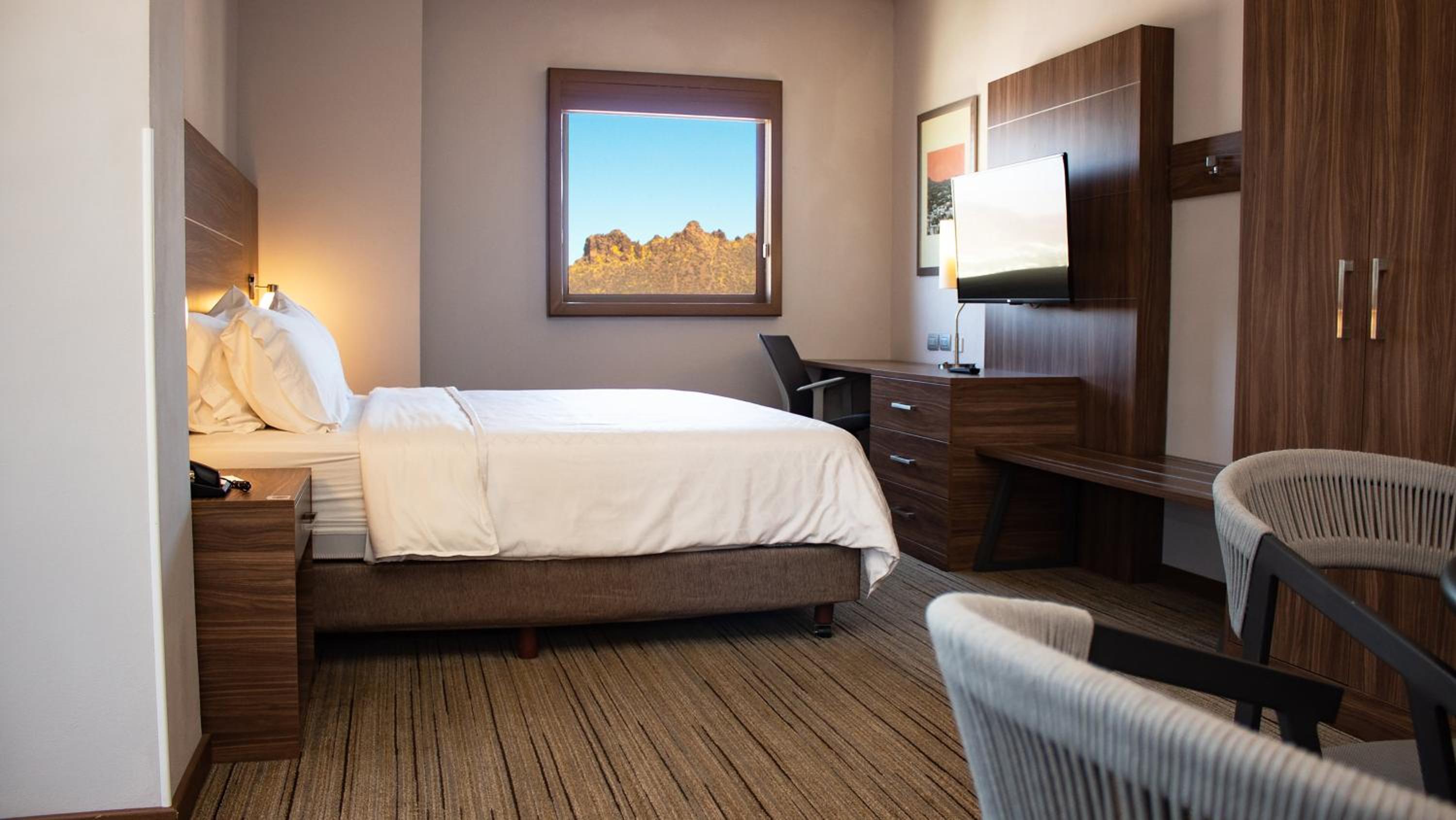 King Suite - Photo 3