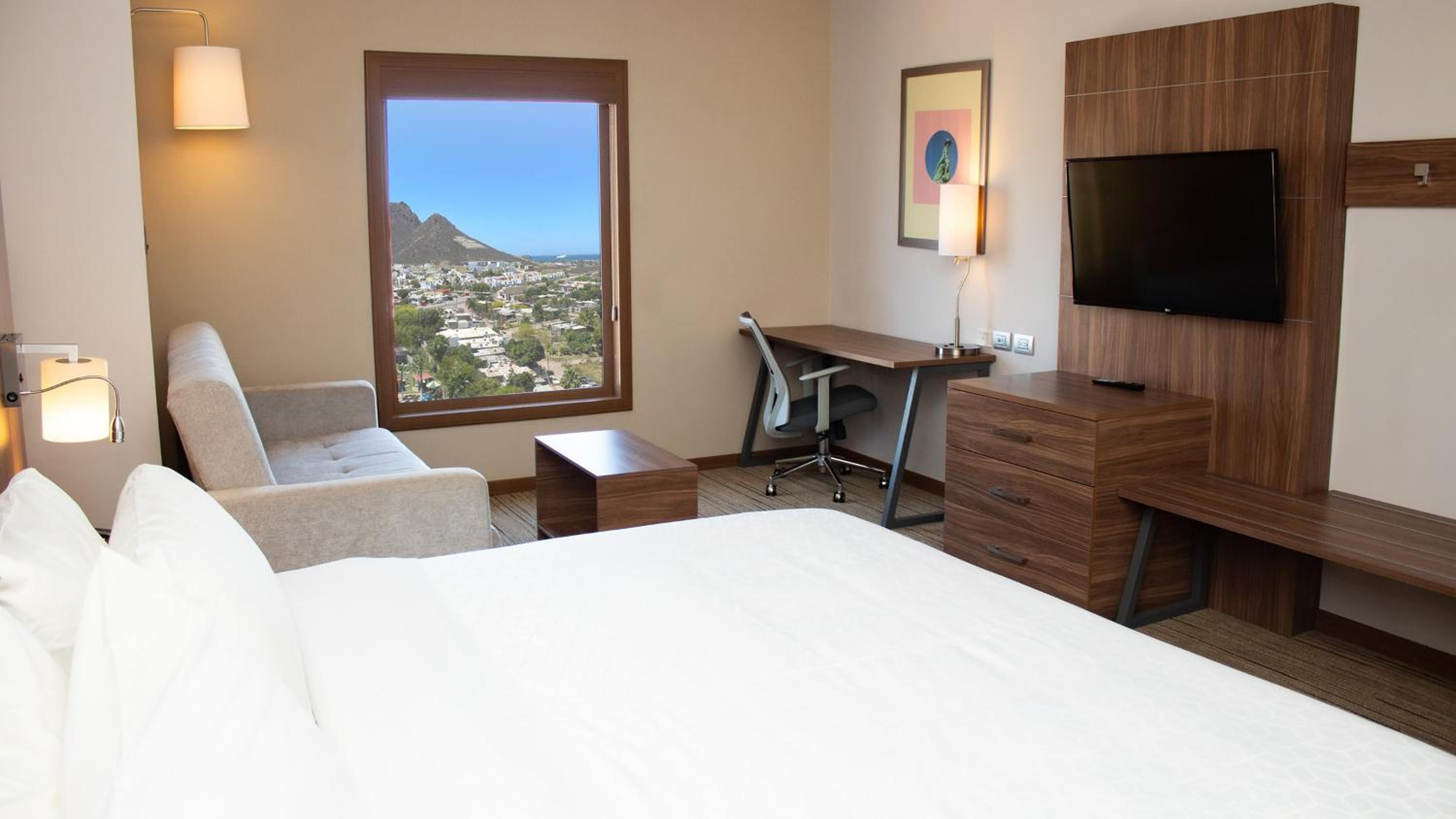 King Suite - Photo 2