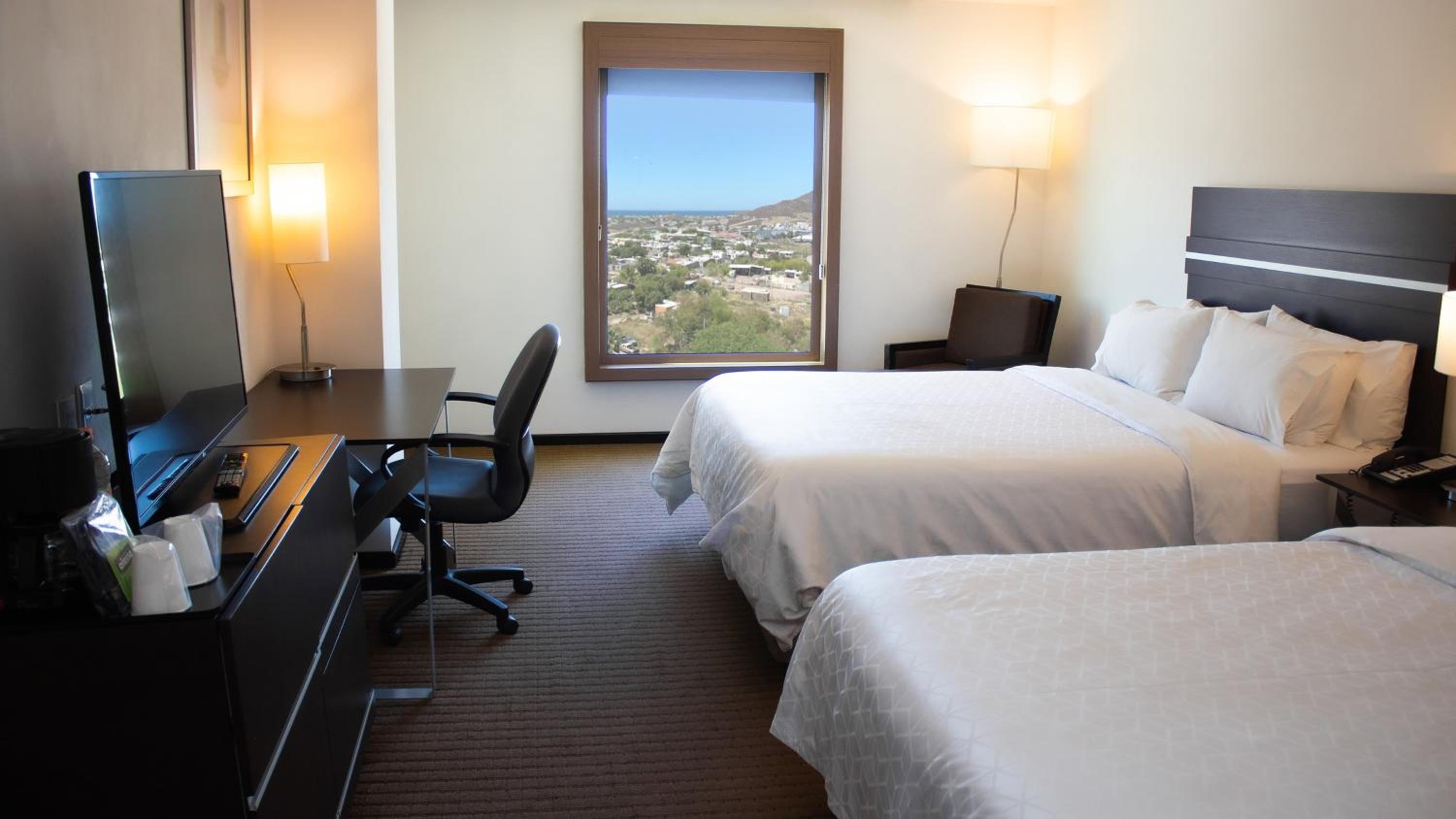 Standard Double Room with Two Double Beds and Pool View - Photo 3