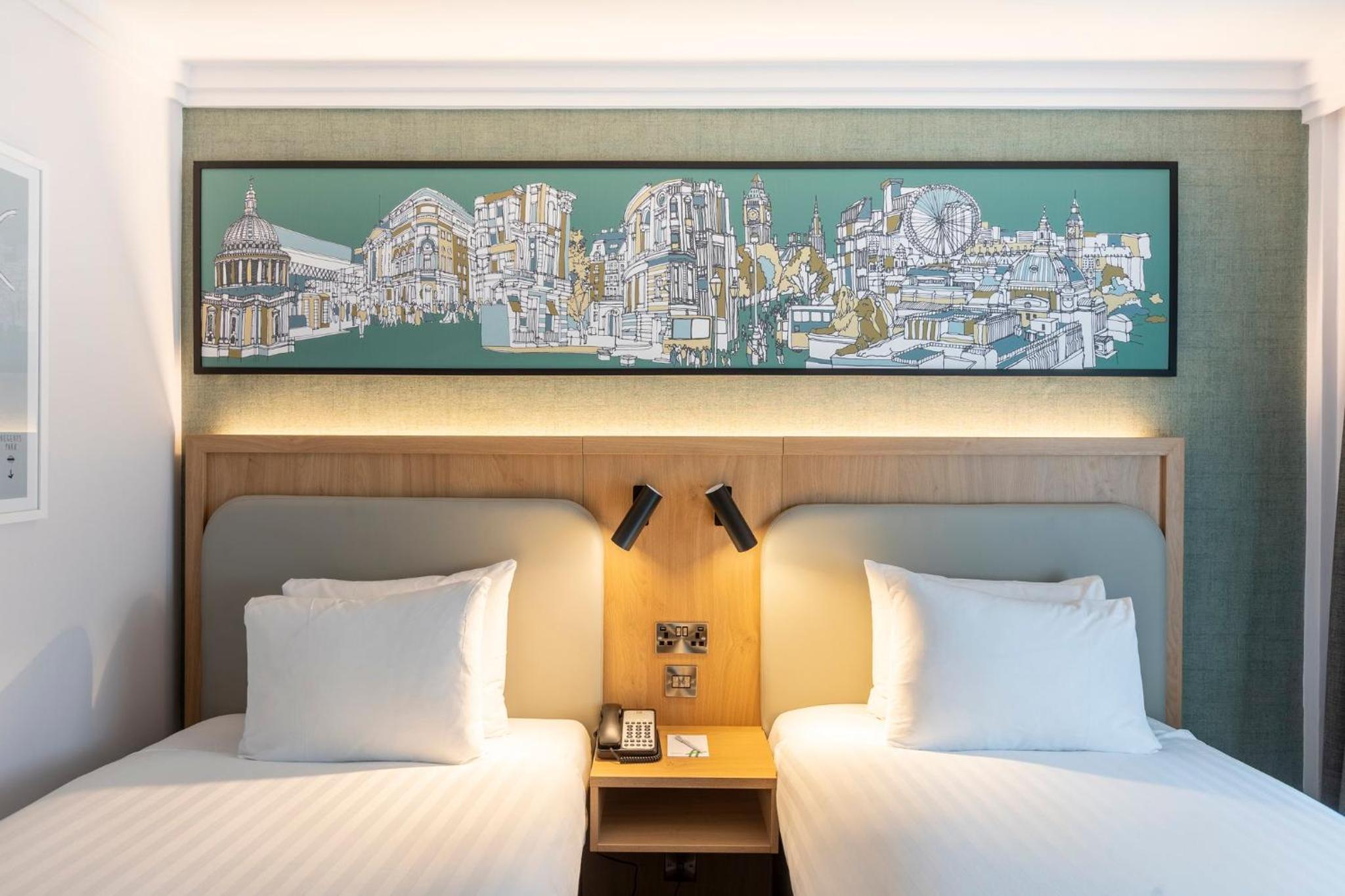 Standard Room with Two Single Beds thumbnail 5
