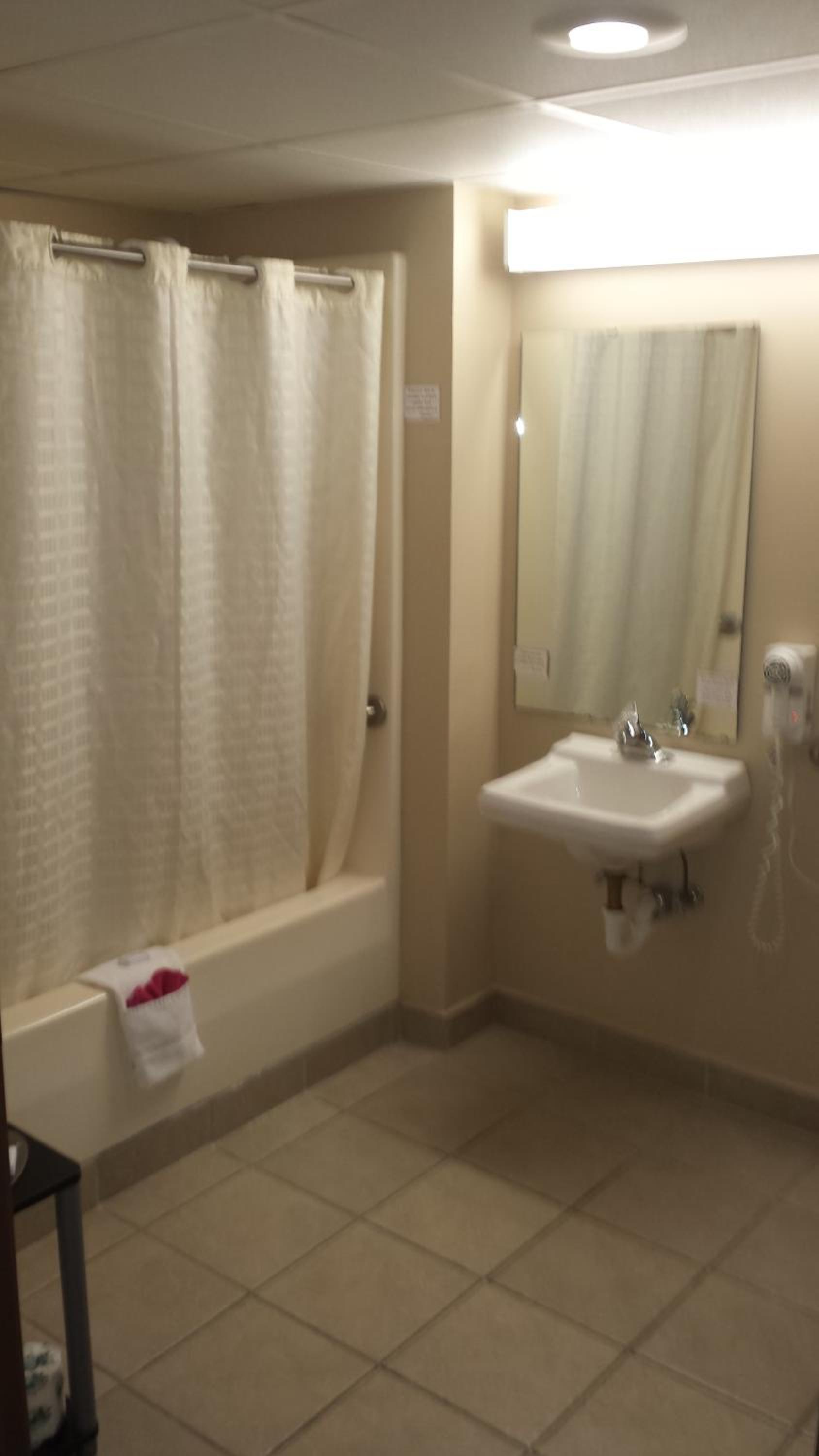 Queen Room - Photo 2