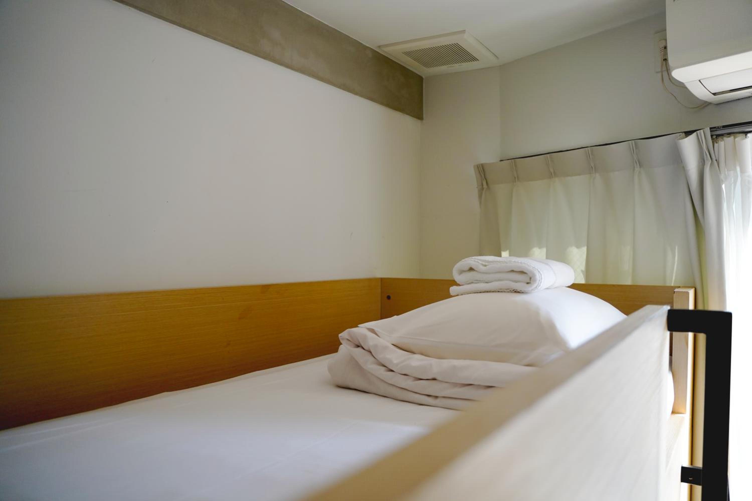 Mixed Dormitory Room thumbnail 6