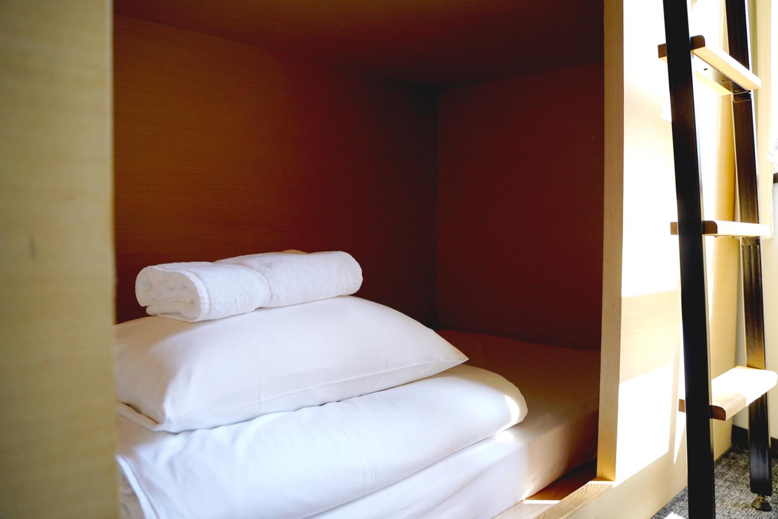 Mixed Dormitory Room thumbnail 5