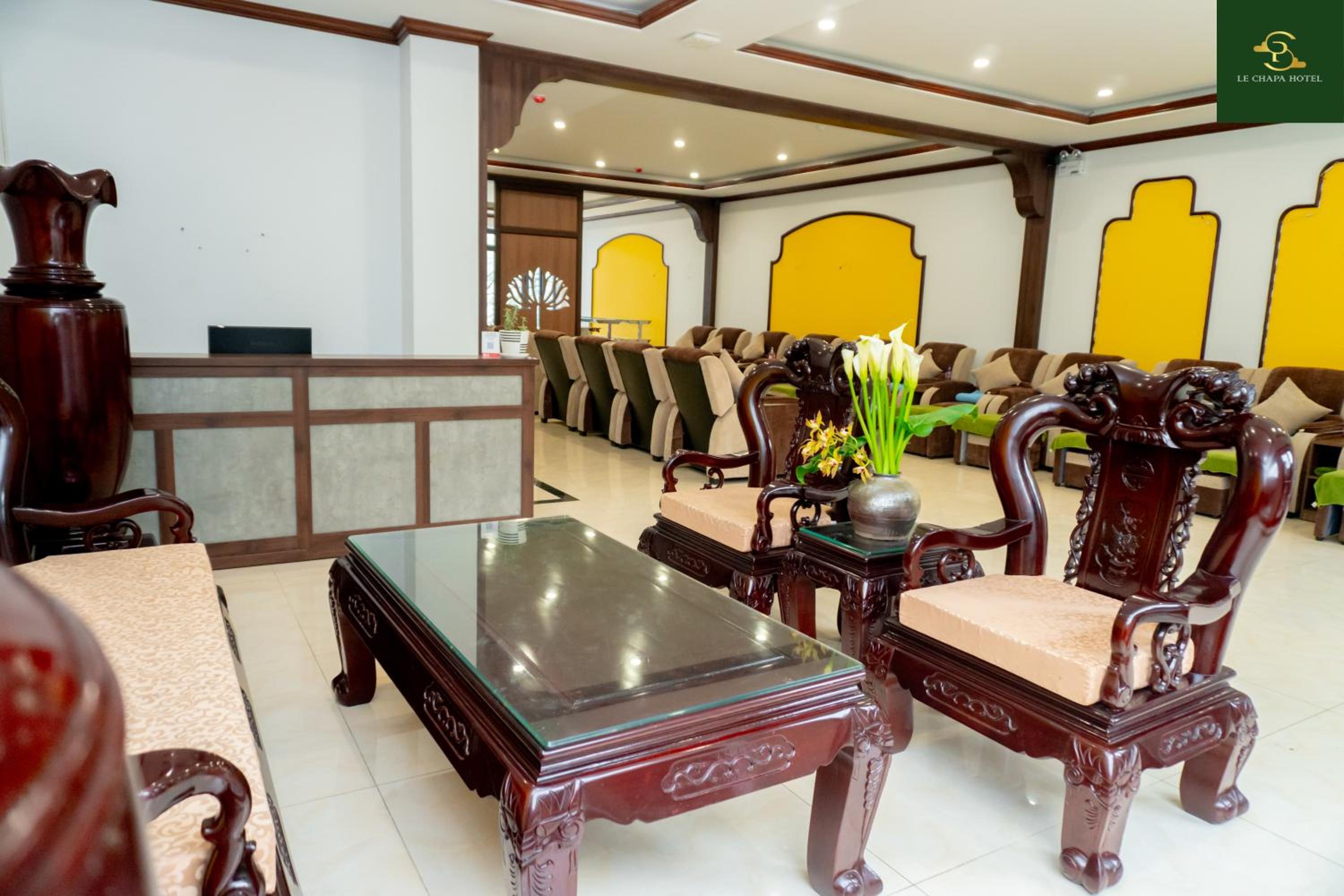 Family Room with Balcony photo 2