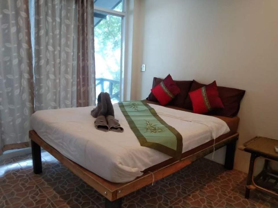 Family Room with Balcony photo 3