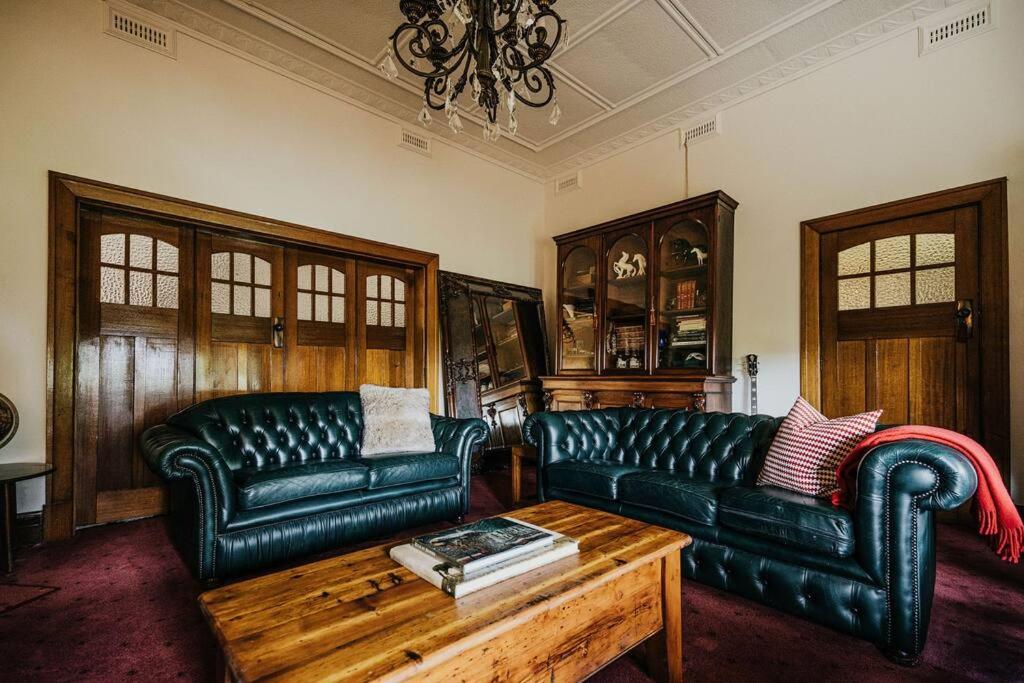 Deluxe King Suite photo 2