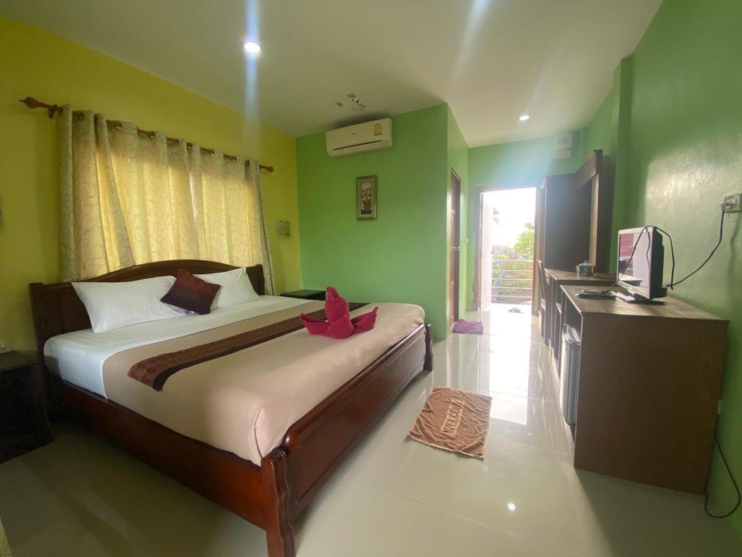 Standard Double Room with Balcony - Photo 2