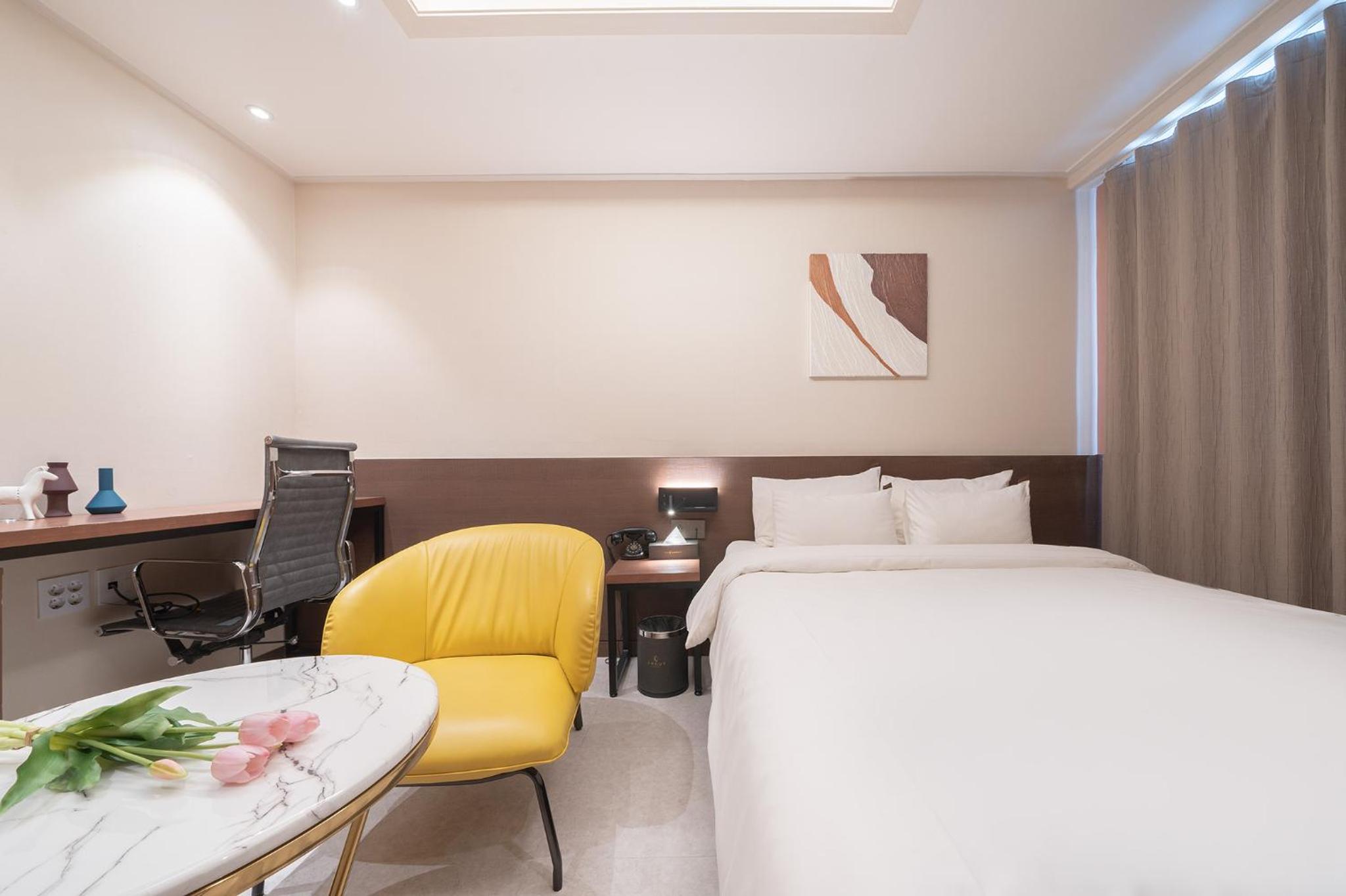 Standard Double Room - Photo 2