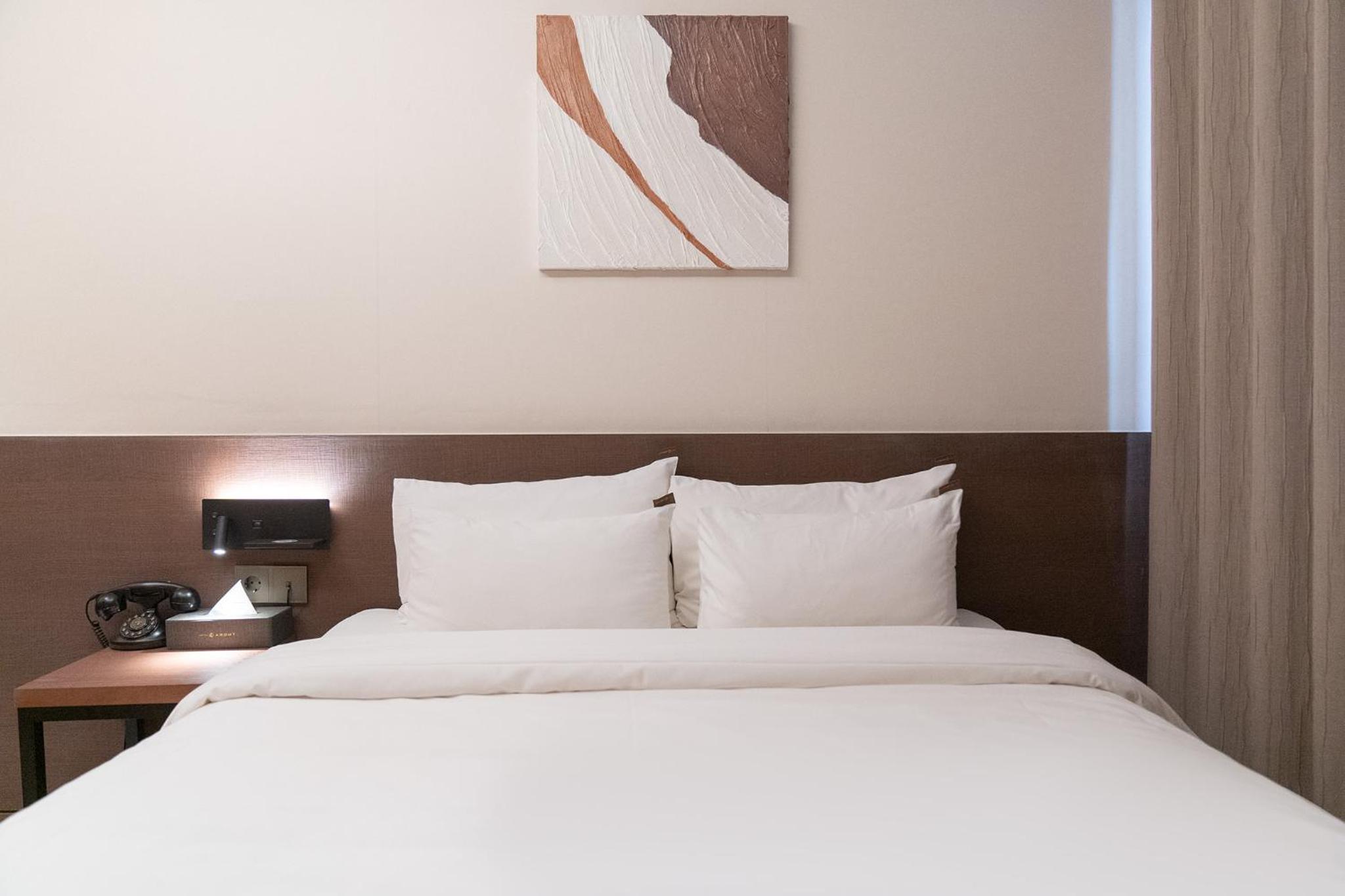 Standard Double Room - Photo 6