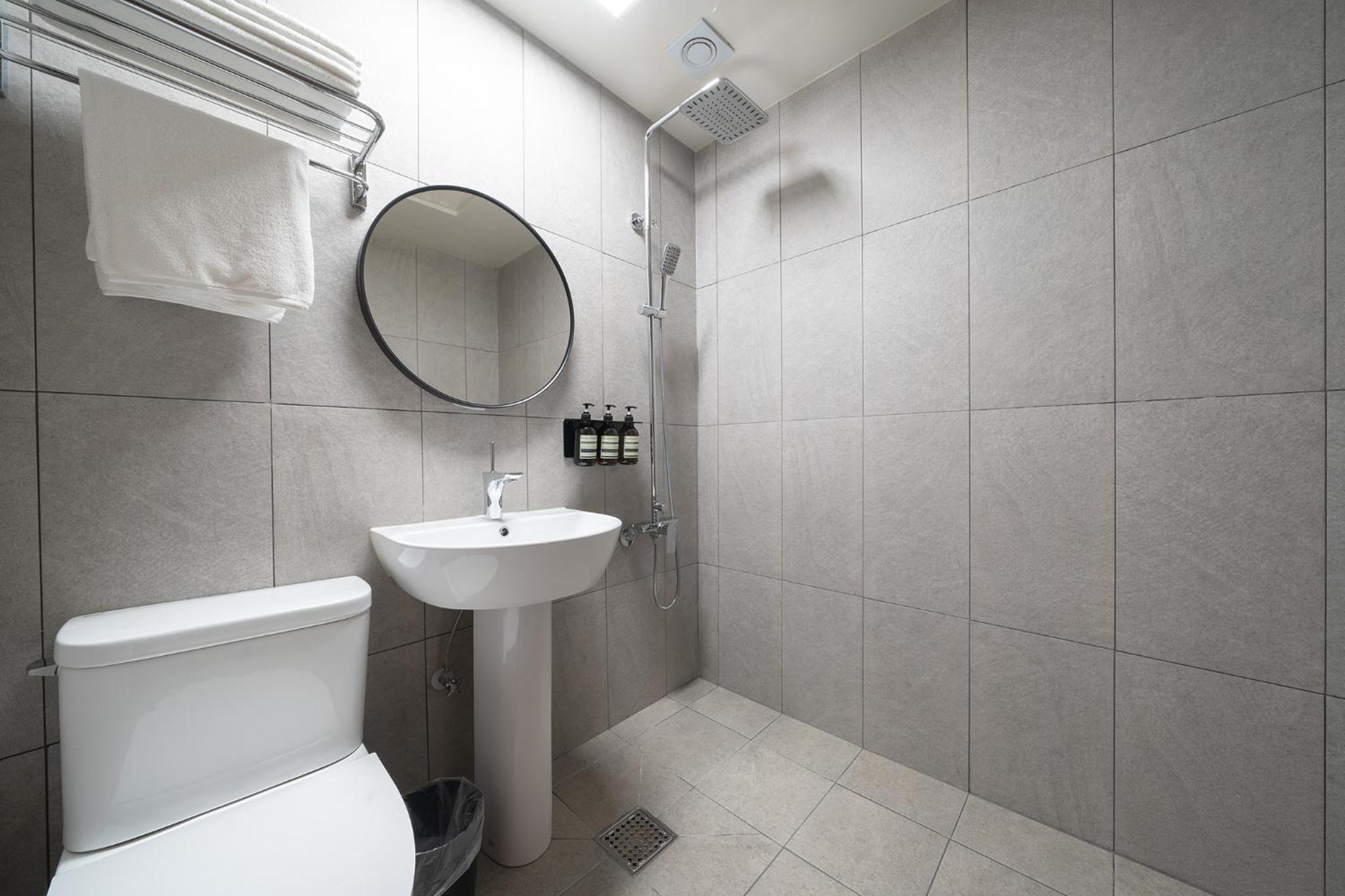 Standard Double Room - Photo 4