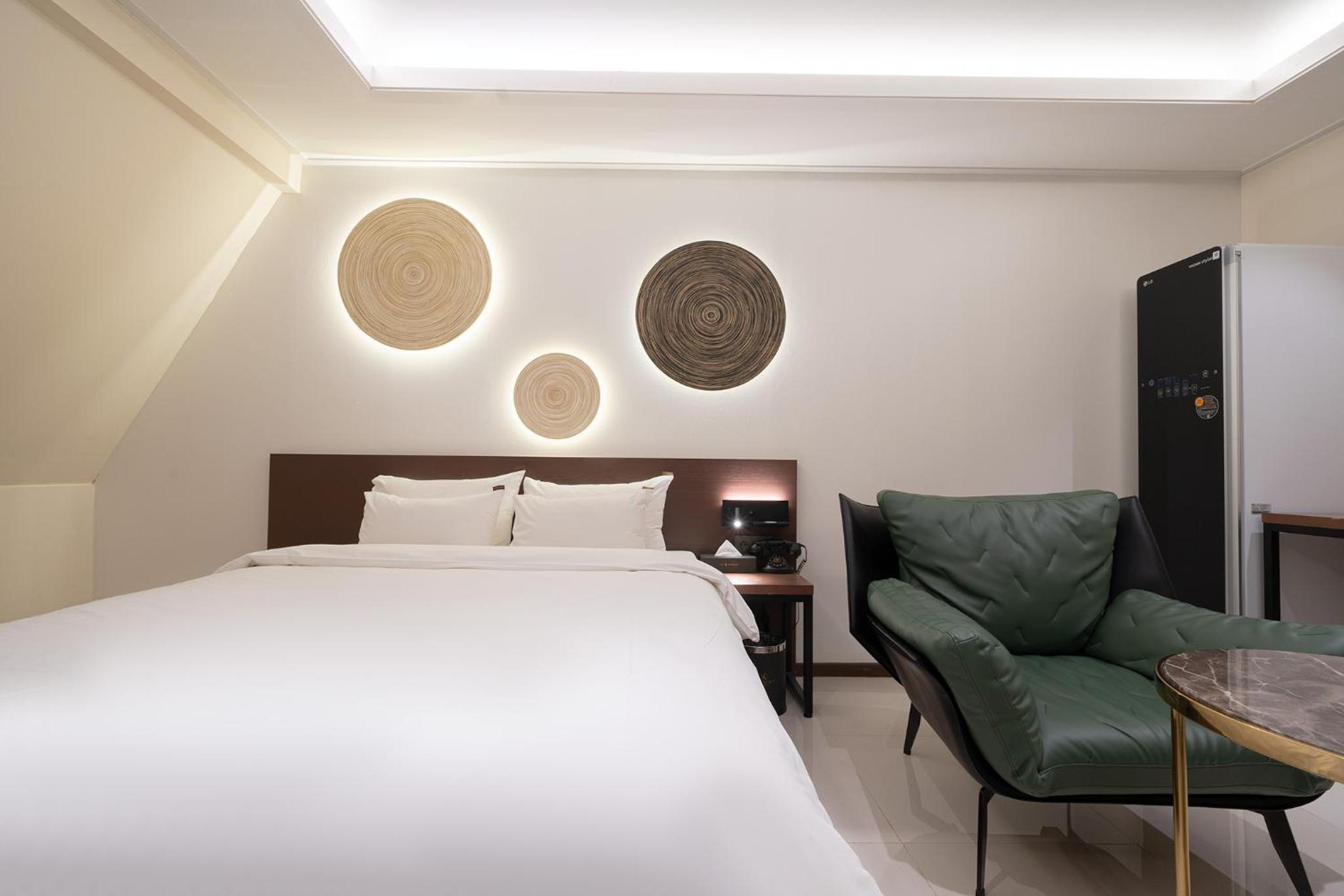 Double Room - Photo 3