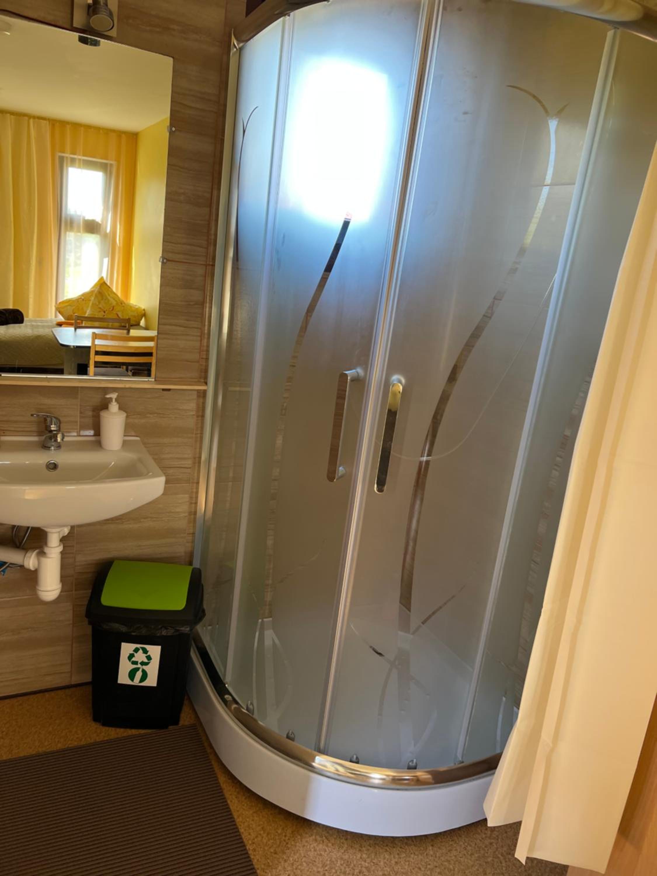 Classic Quadruple Room - Photo 7