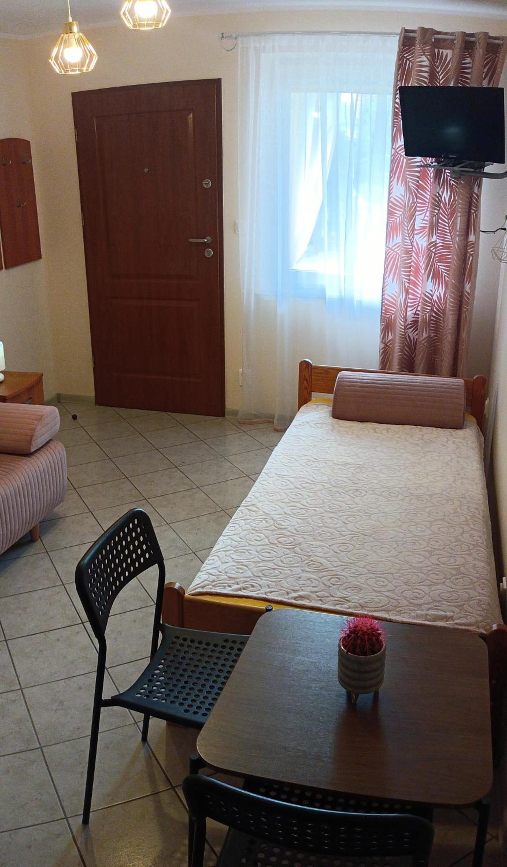 Family Room - Photo 6