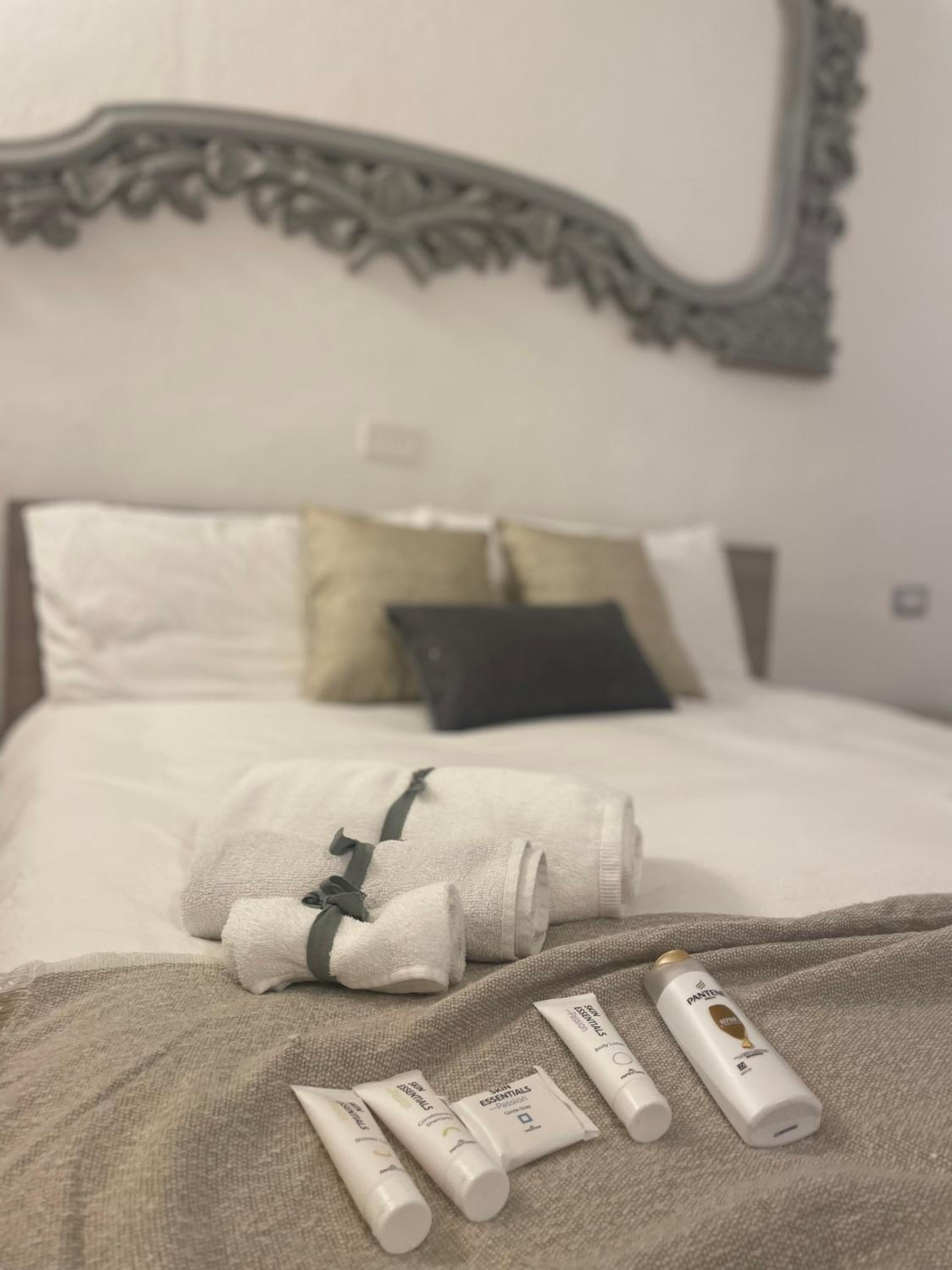 Double Room with Shared Bathroom photo 3