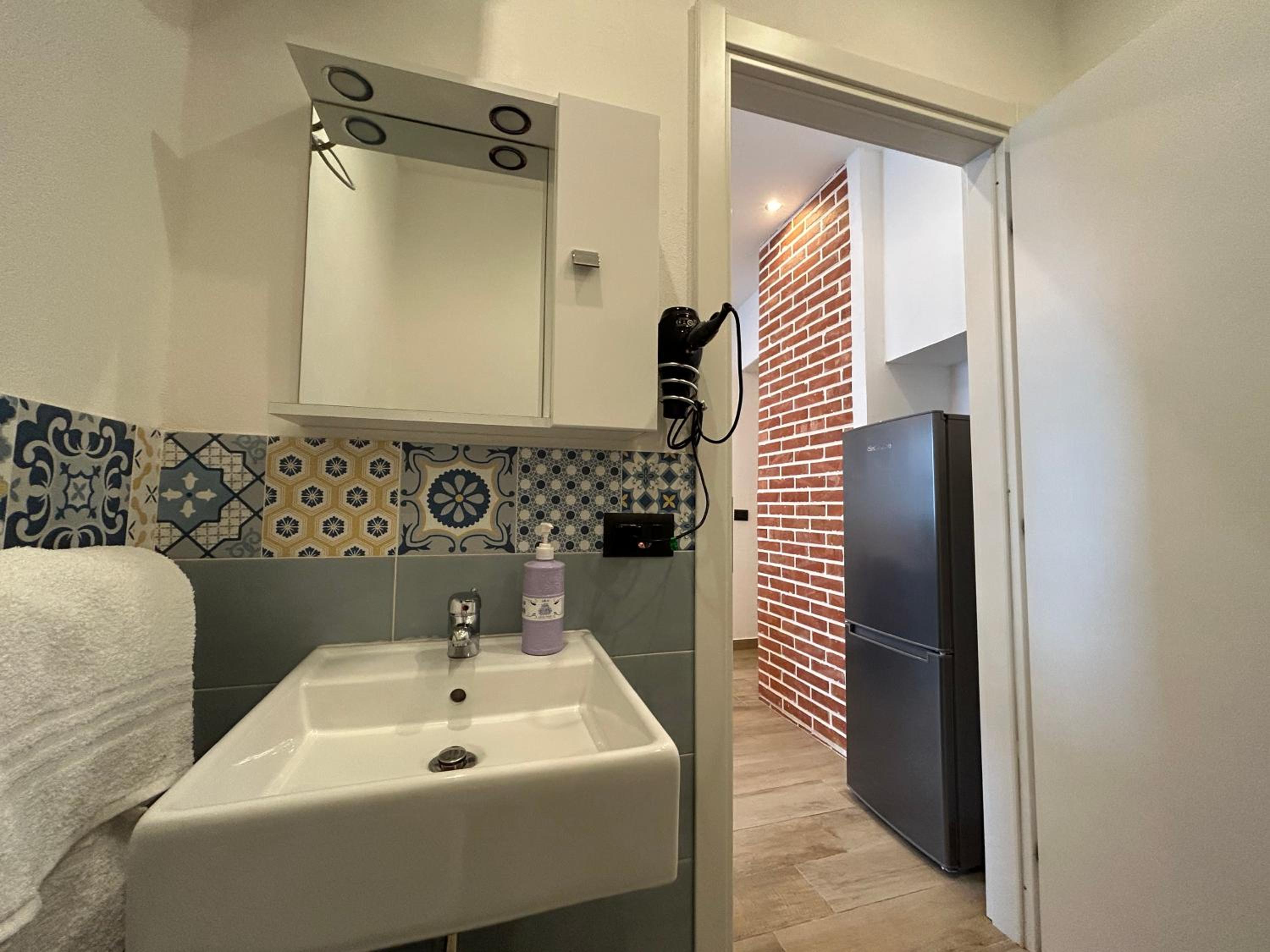 One-Bedroom House - Photo 17