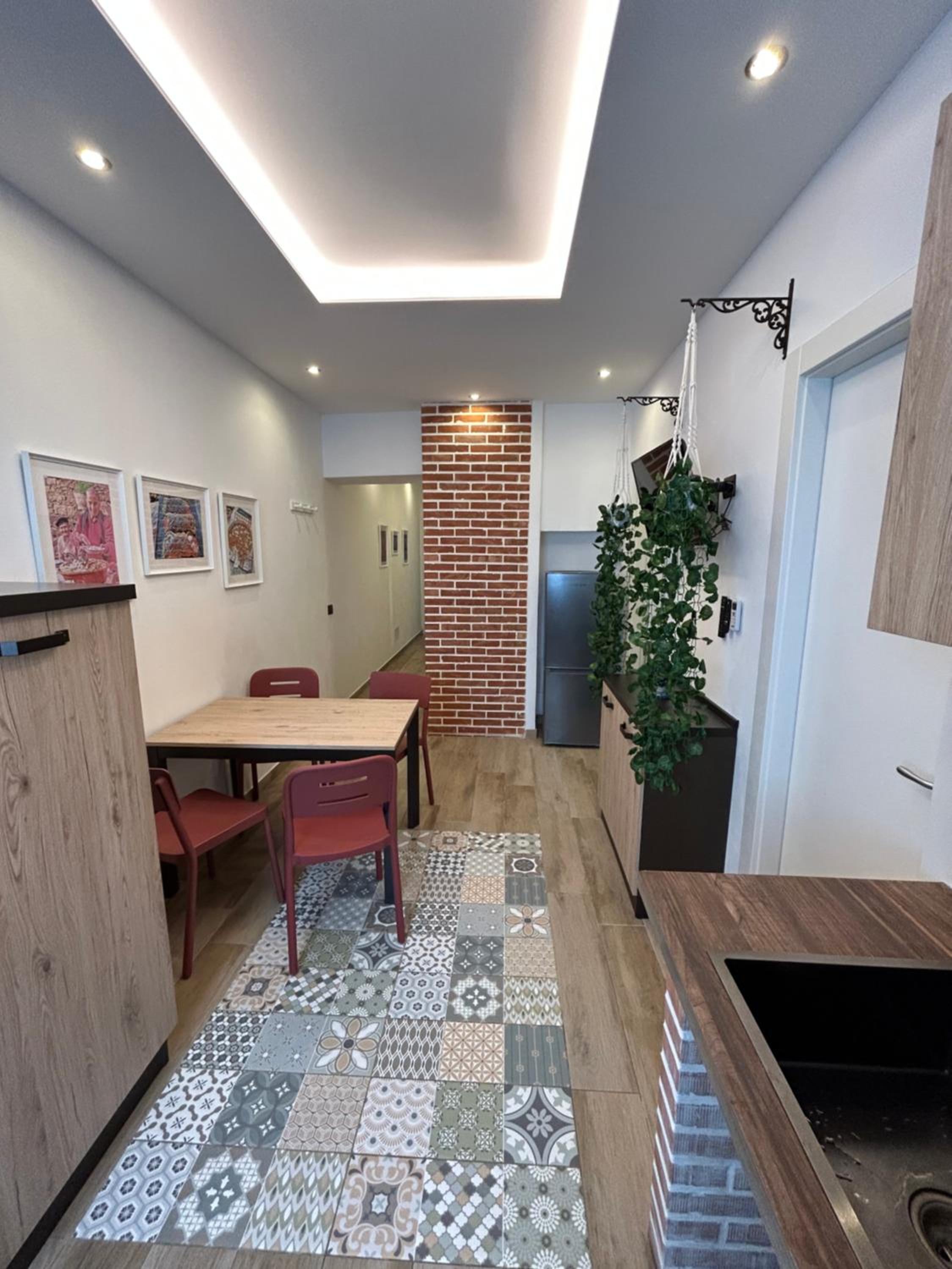 One-Bedroom House - Photo 4