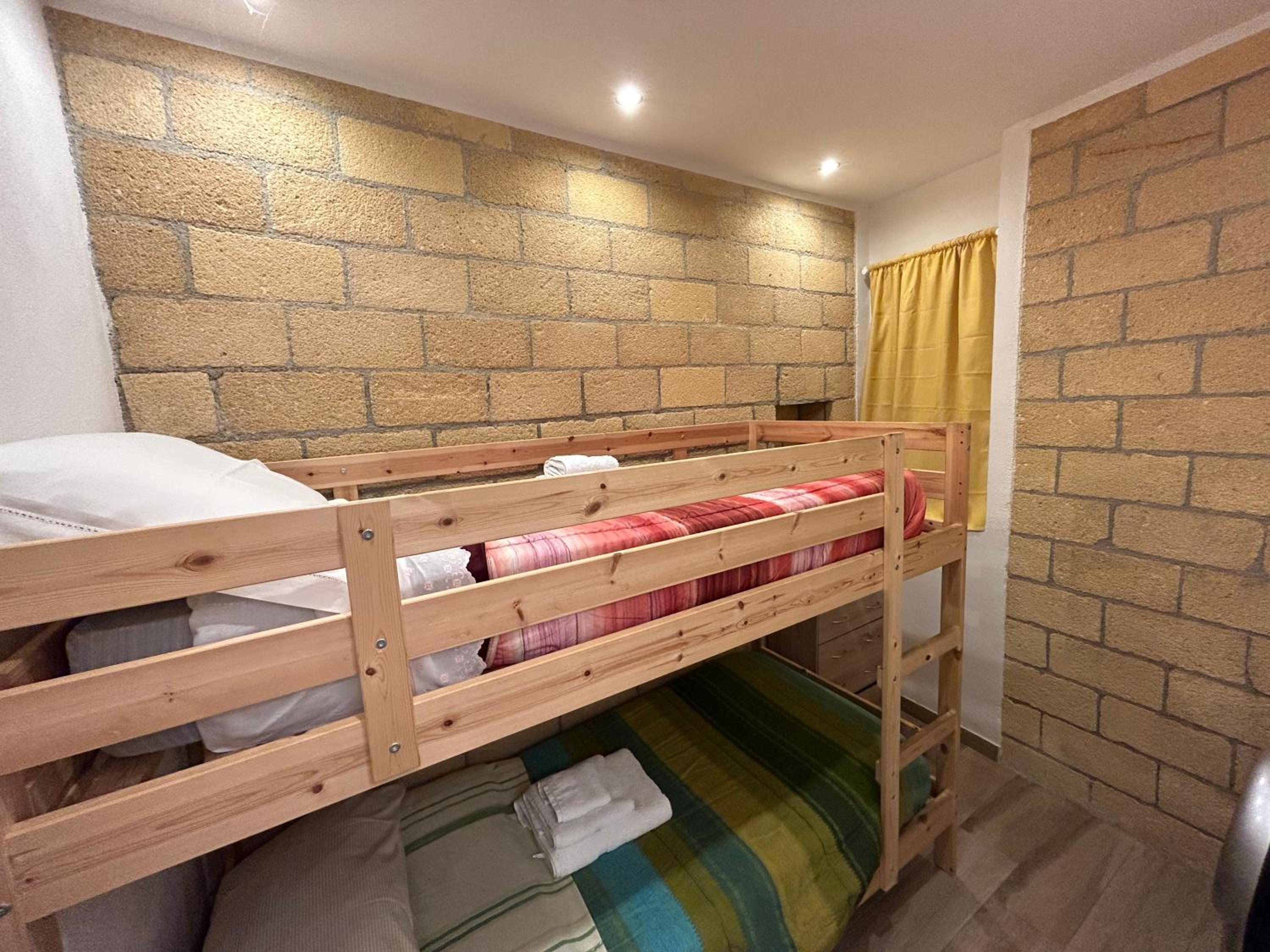 One-Bedroom House - Photo 6