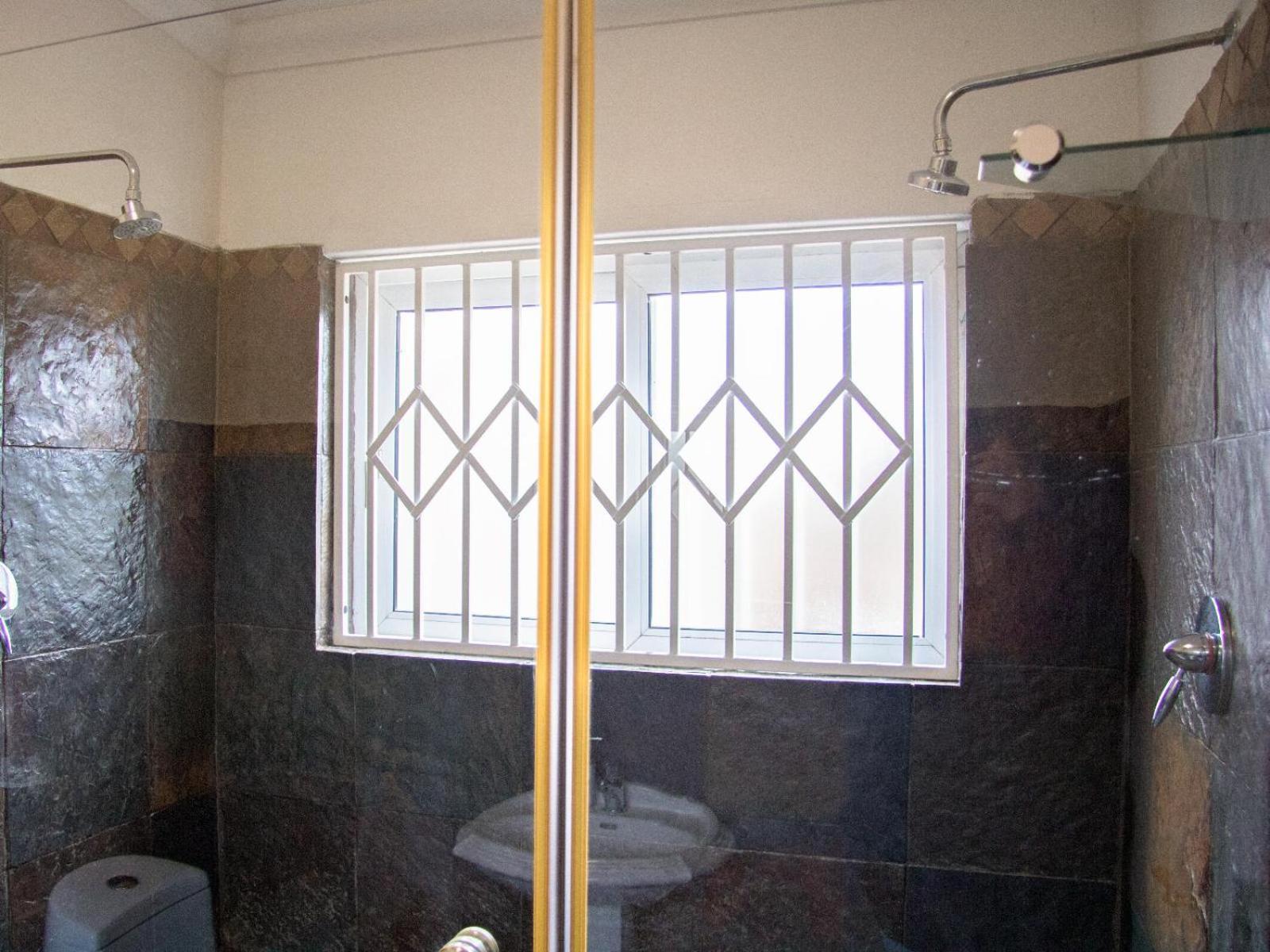 Standard Queen Room photo 2