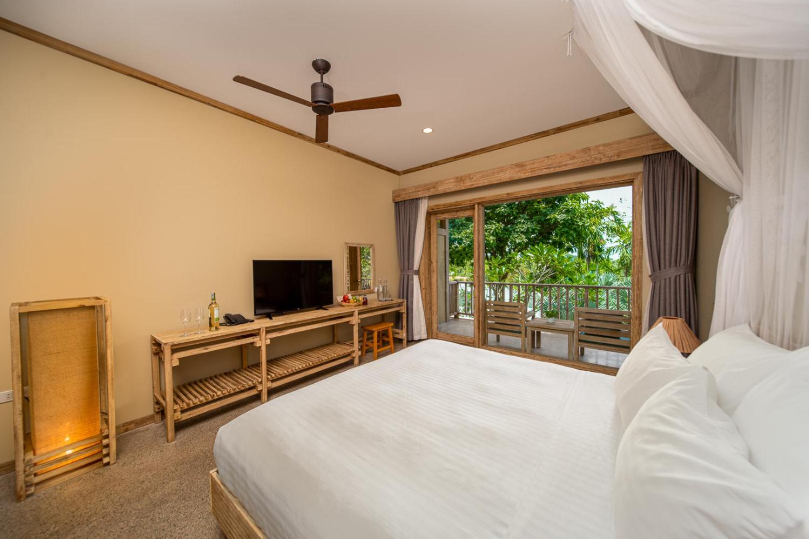 Deluxe Bungalow with Garden View photo 3