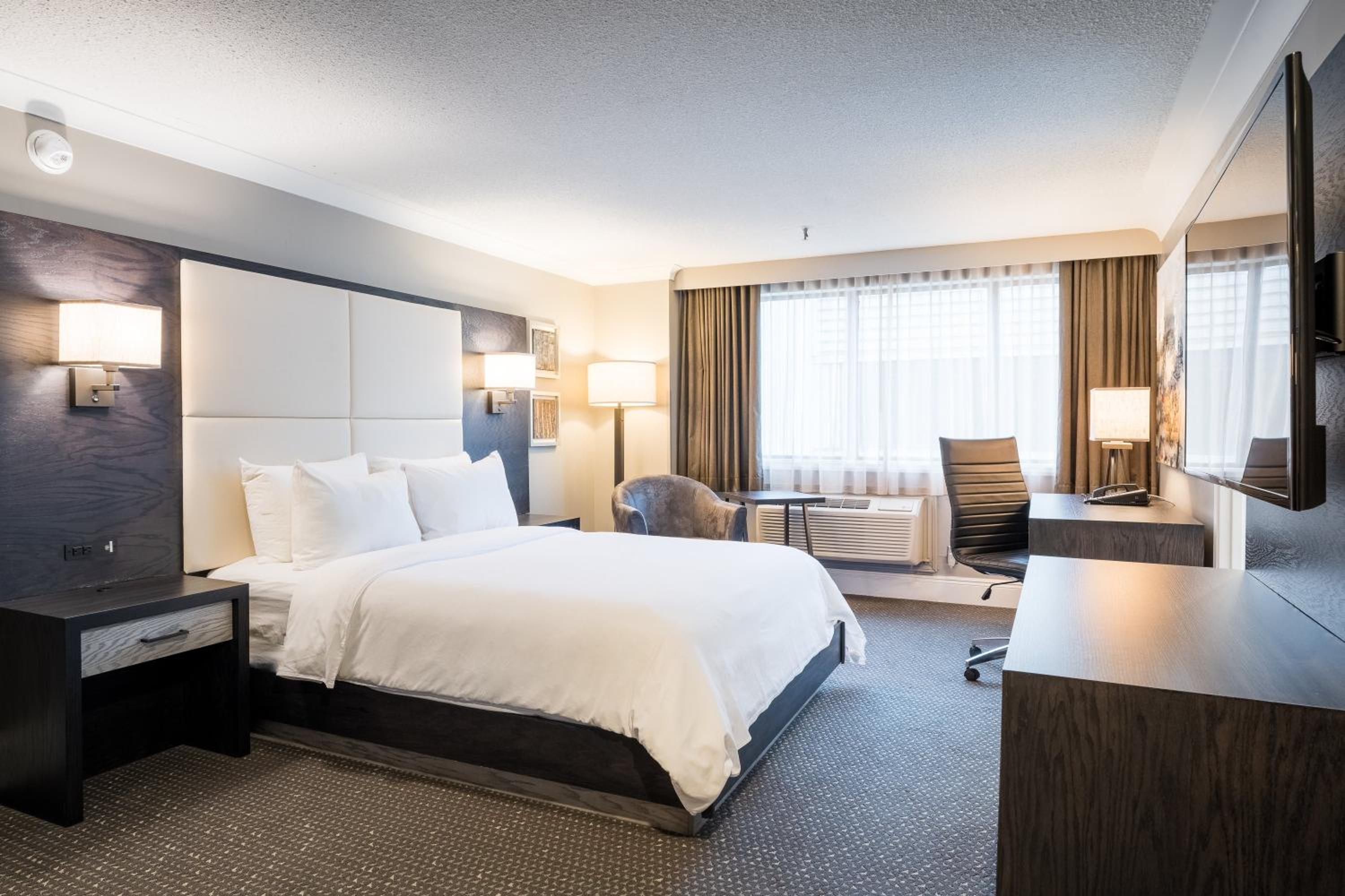 Standard King Room - Photo 1