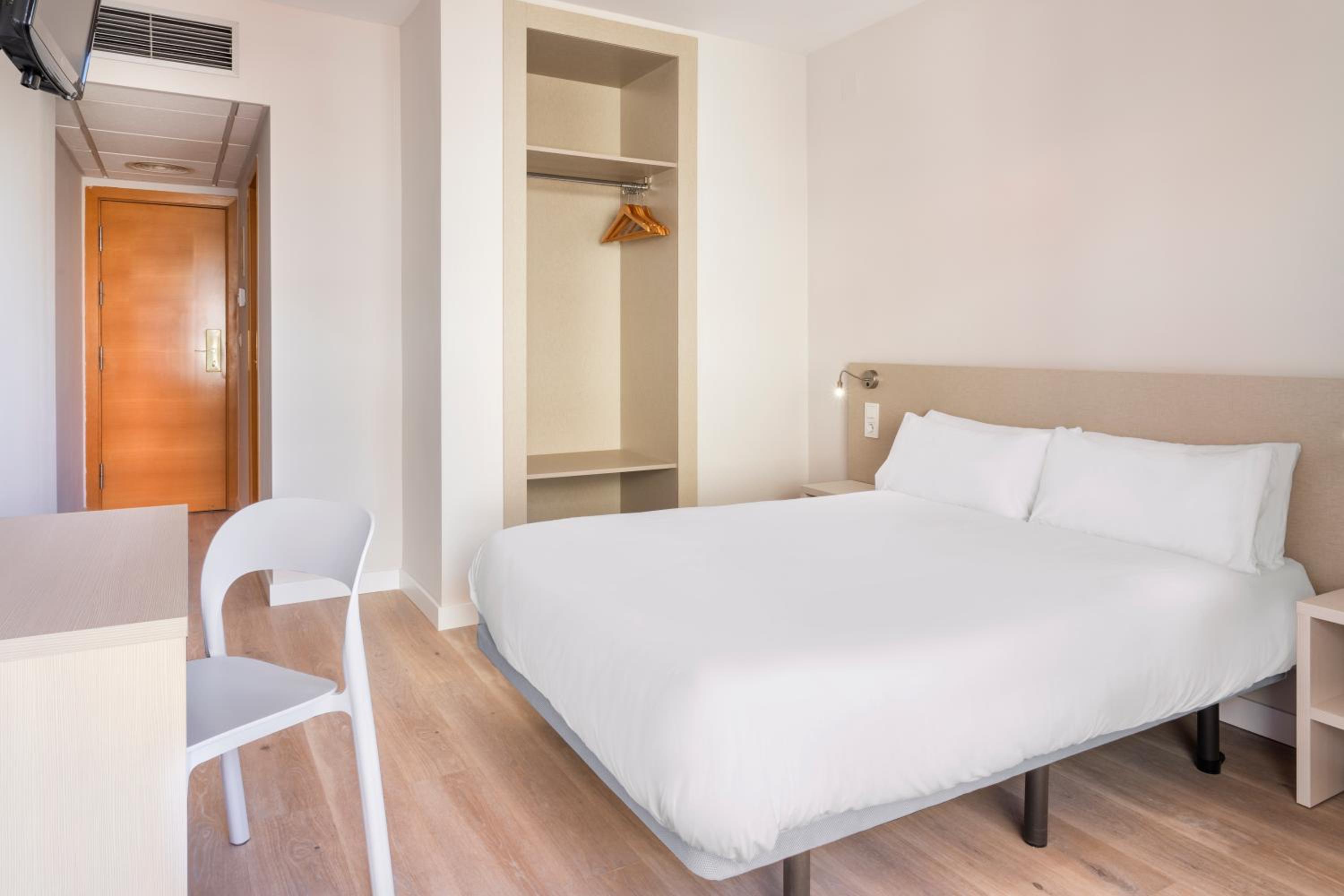 Double Room with Balcony photo 3