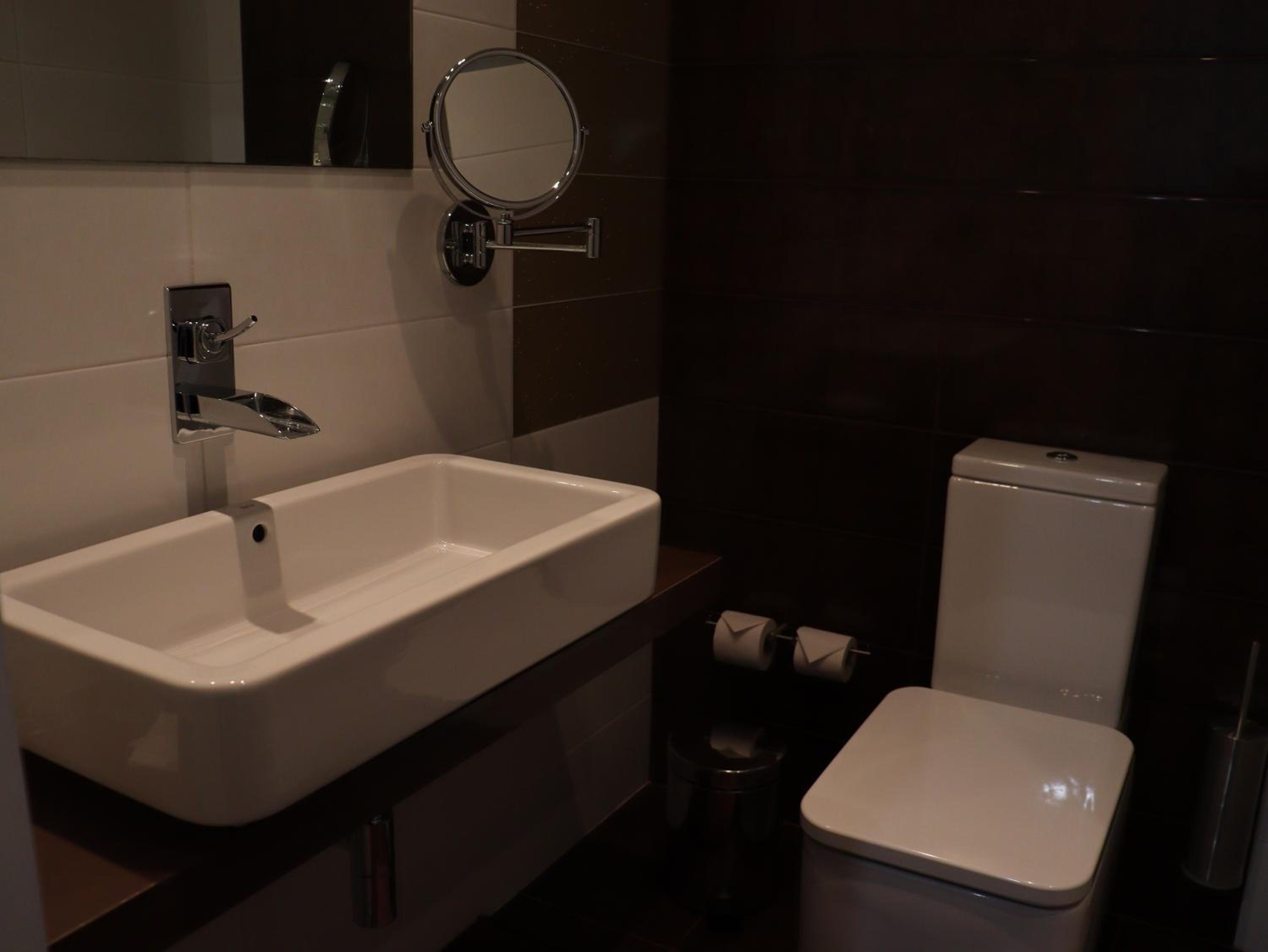 Twin Room - Photo 3