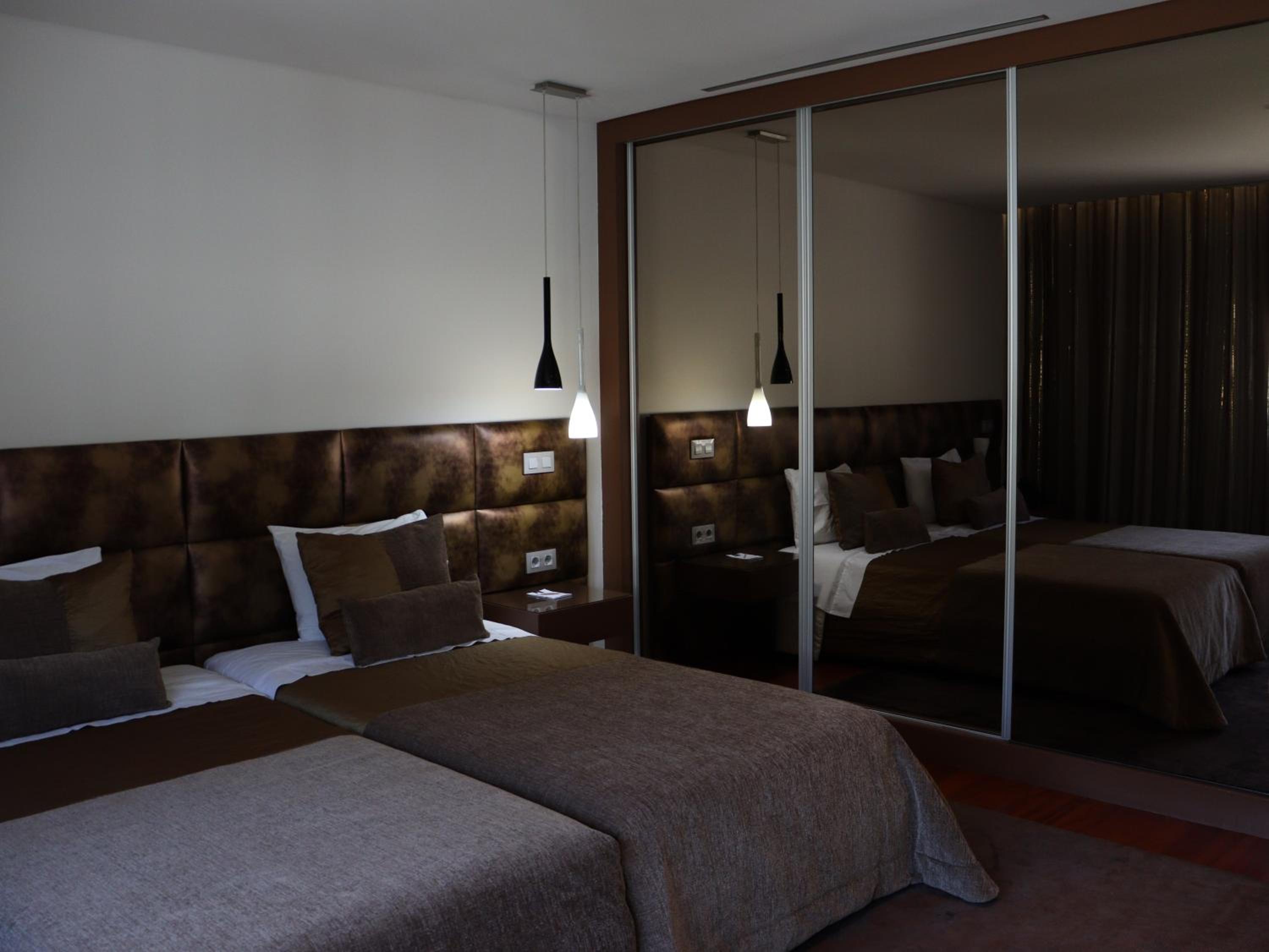 Twin Room - Photo 4