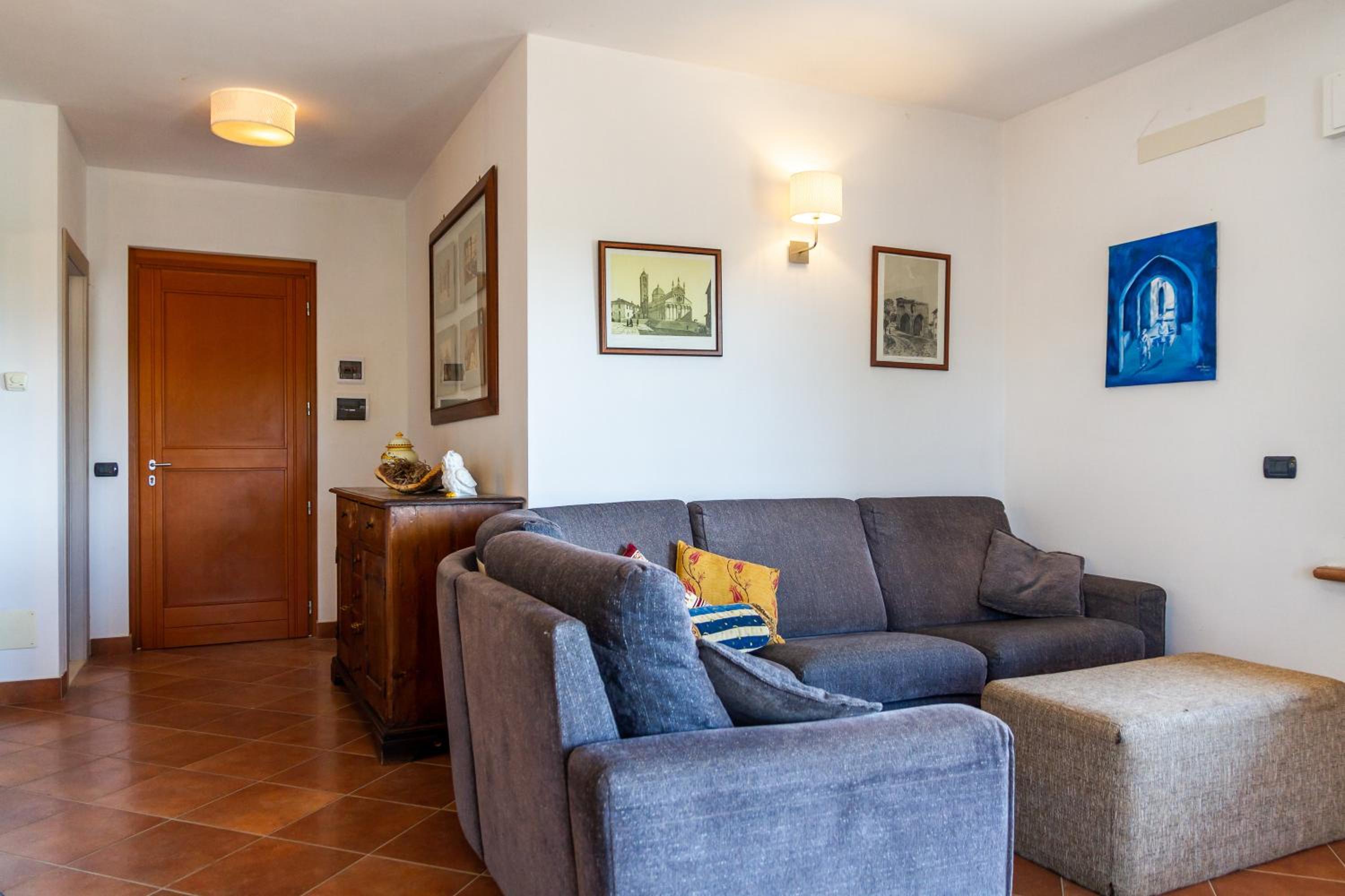 Three-Bedroom Premium Apartment with Balcony photo 1