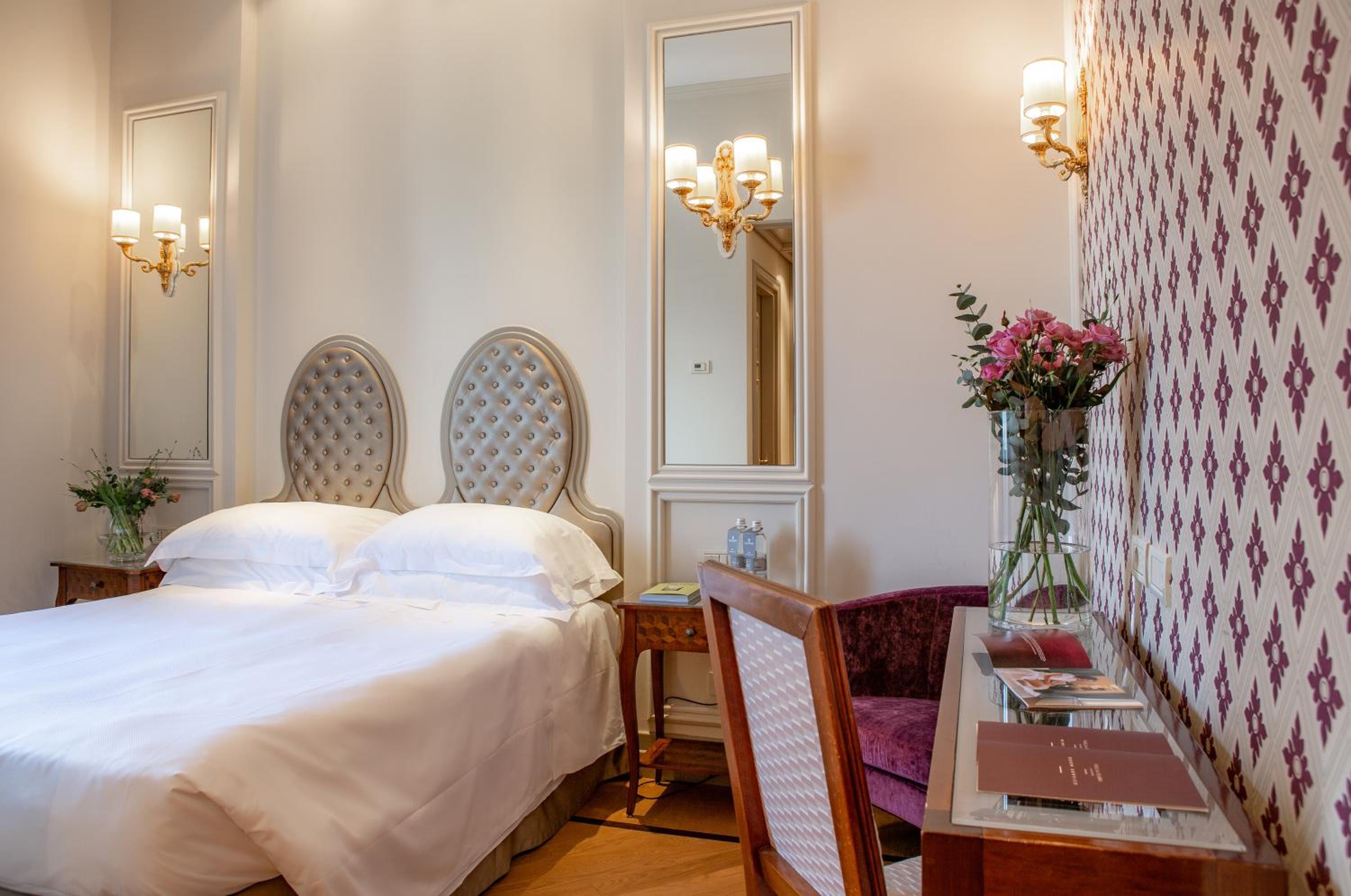 Classic Double or Twin Room with Lake View