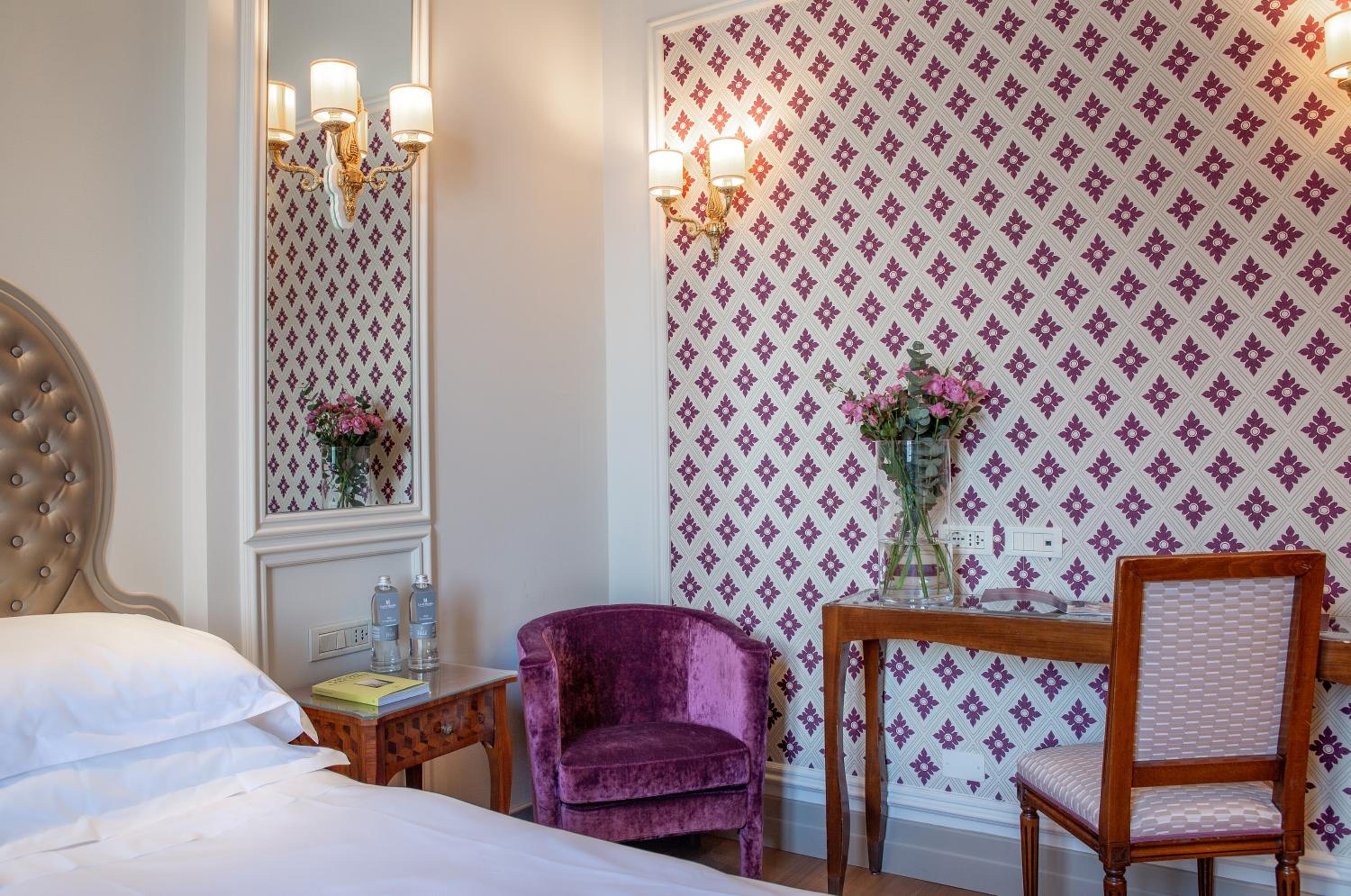 Classic Double or Twin Room with Lake View