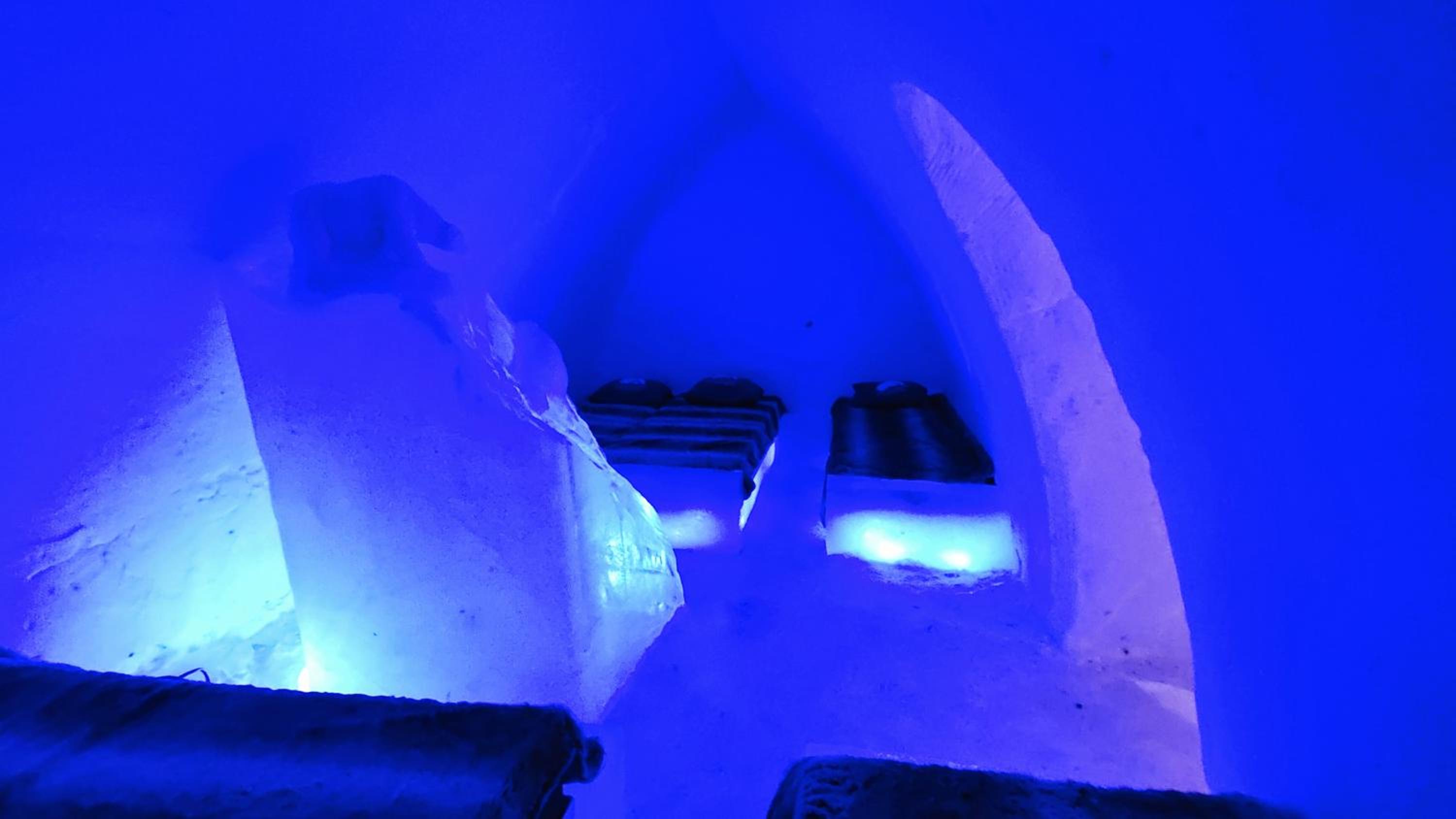 SnowHotel Family Room photo 1
