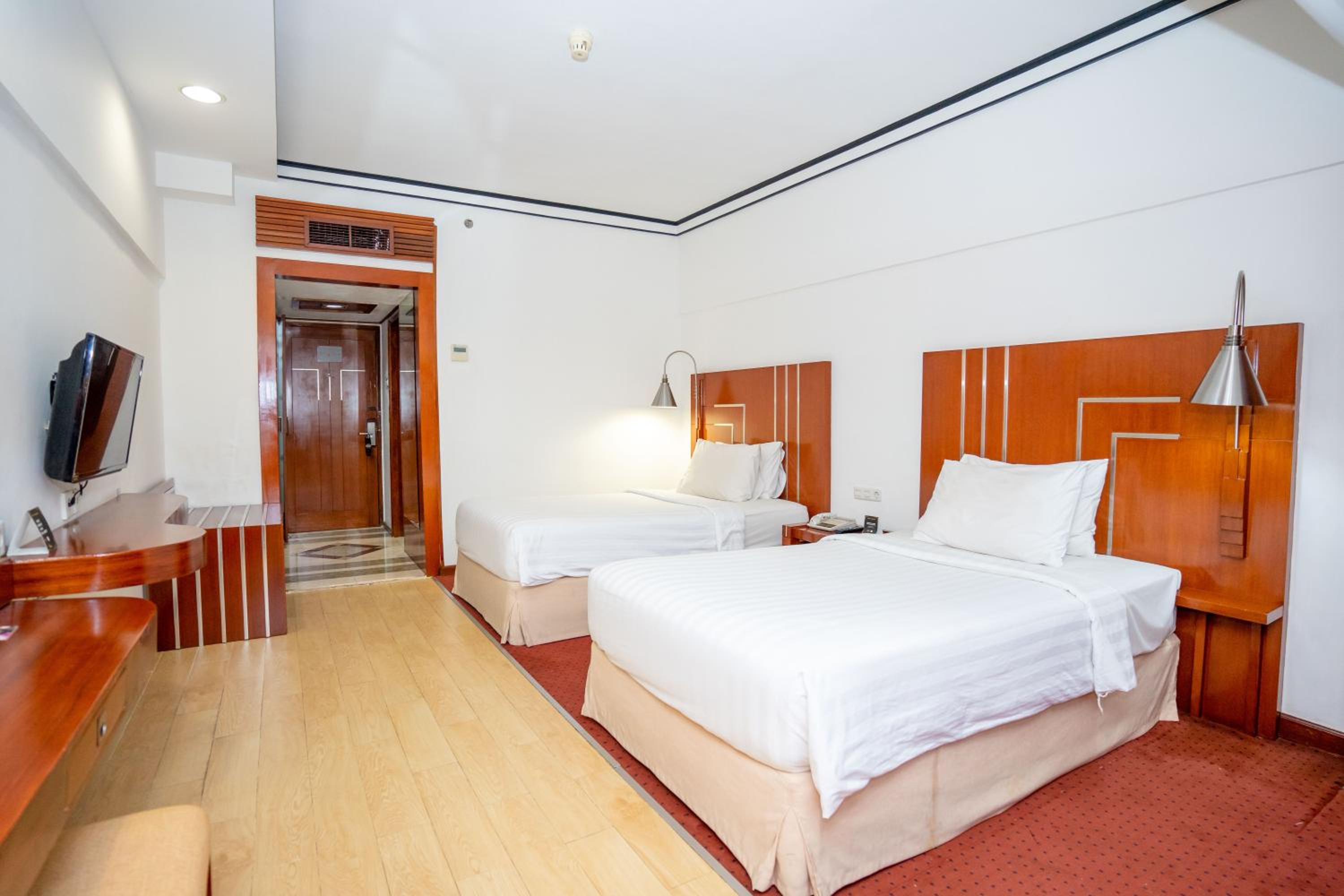 Deluxe Twin Room photo 3