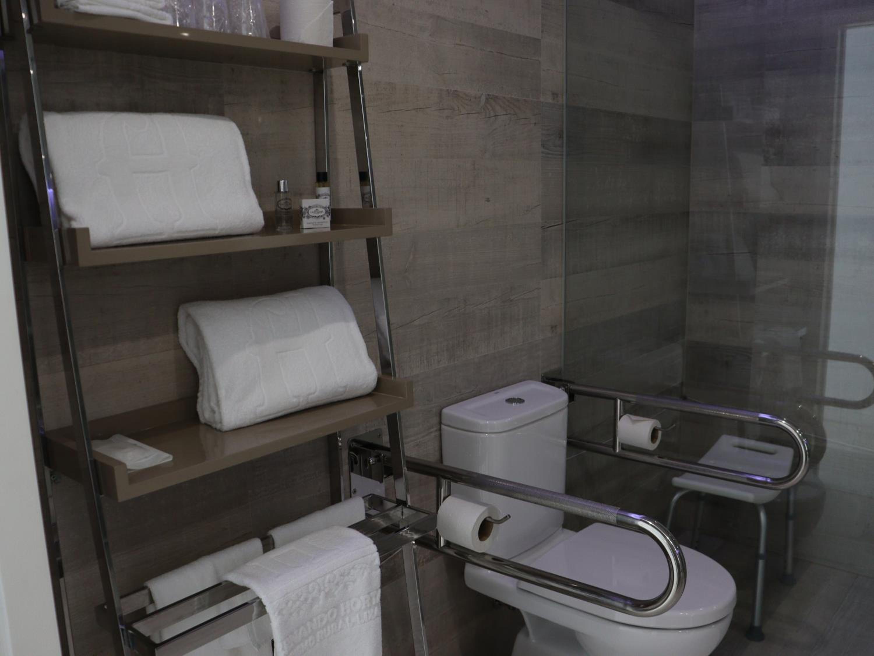 Twin Room - Disability Access - Photo 6
