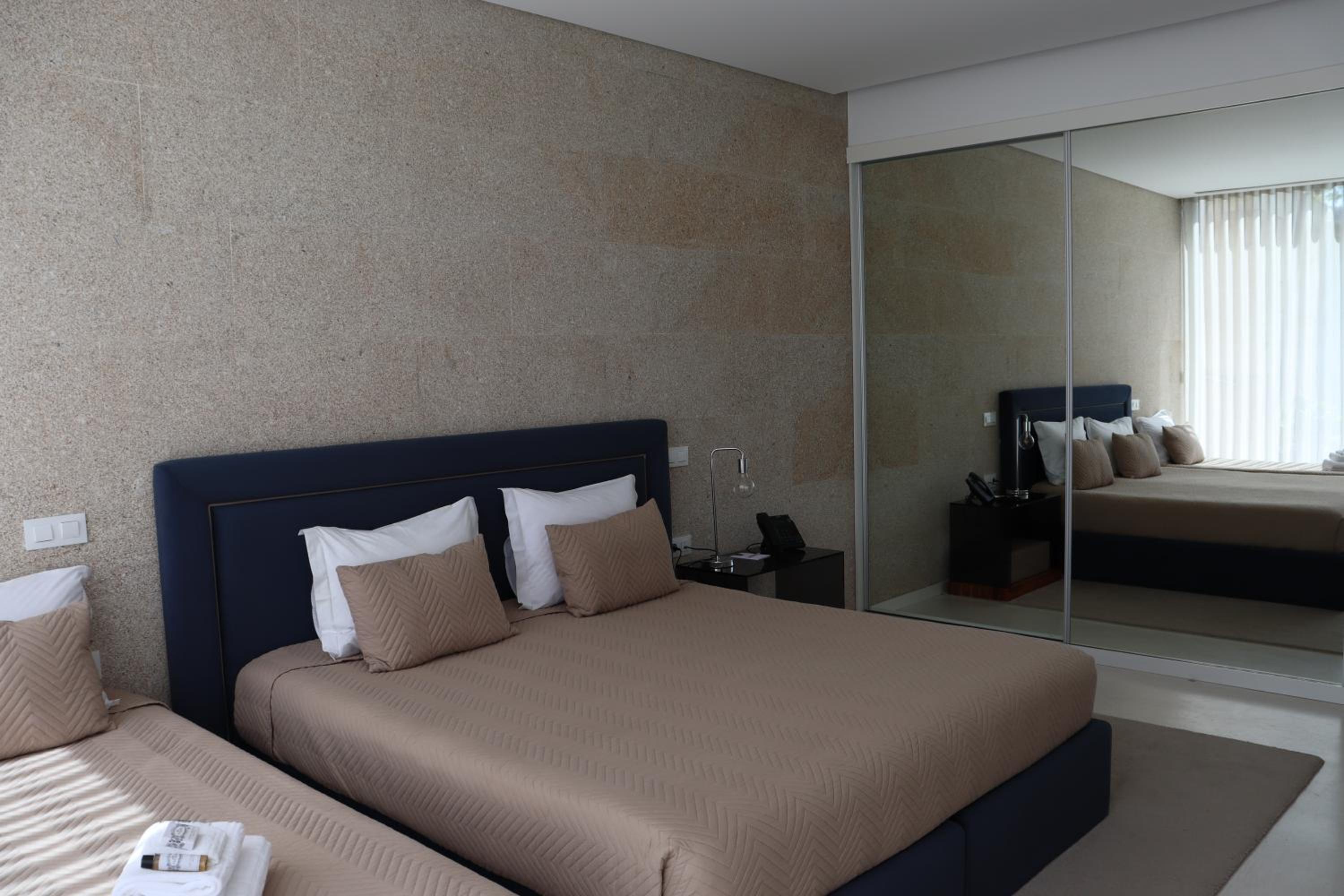 Twin Room - Disability Access - Photo 3