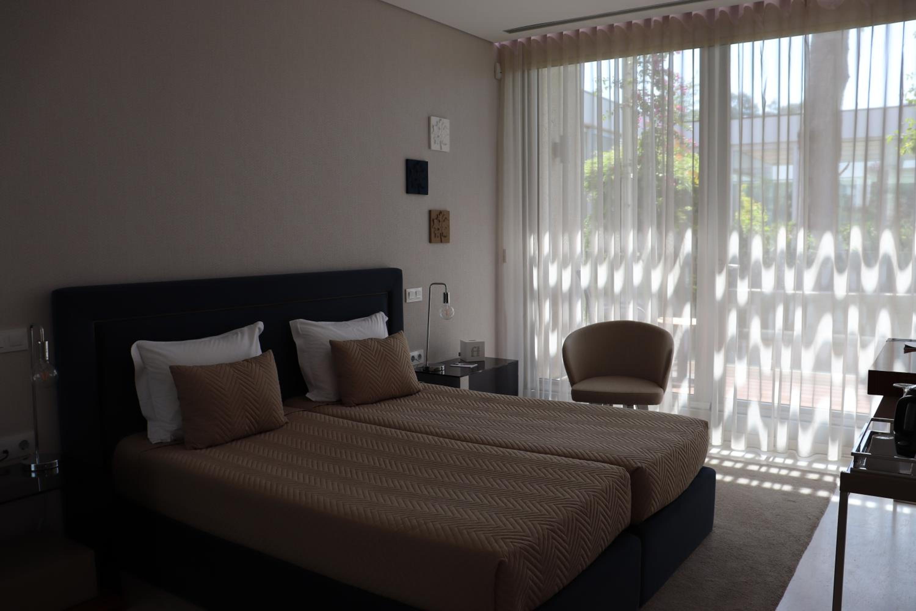 Twin Room with Balcony - Photo 7