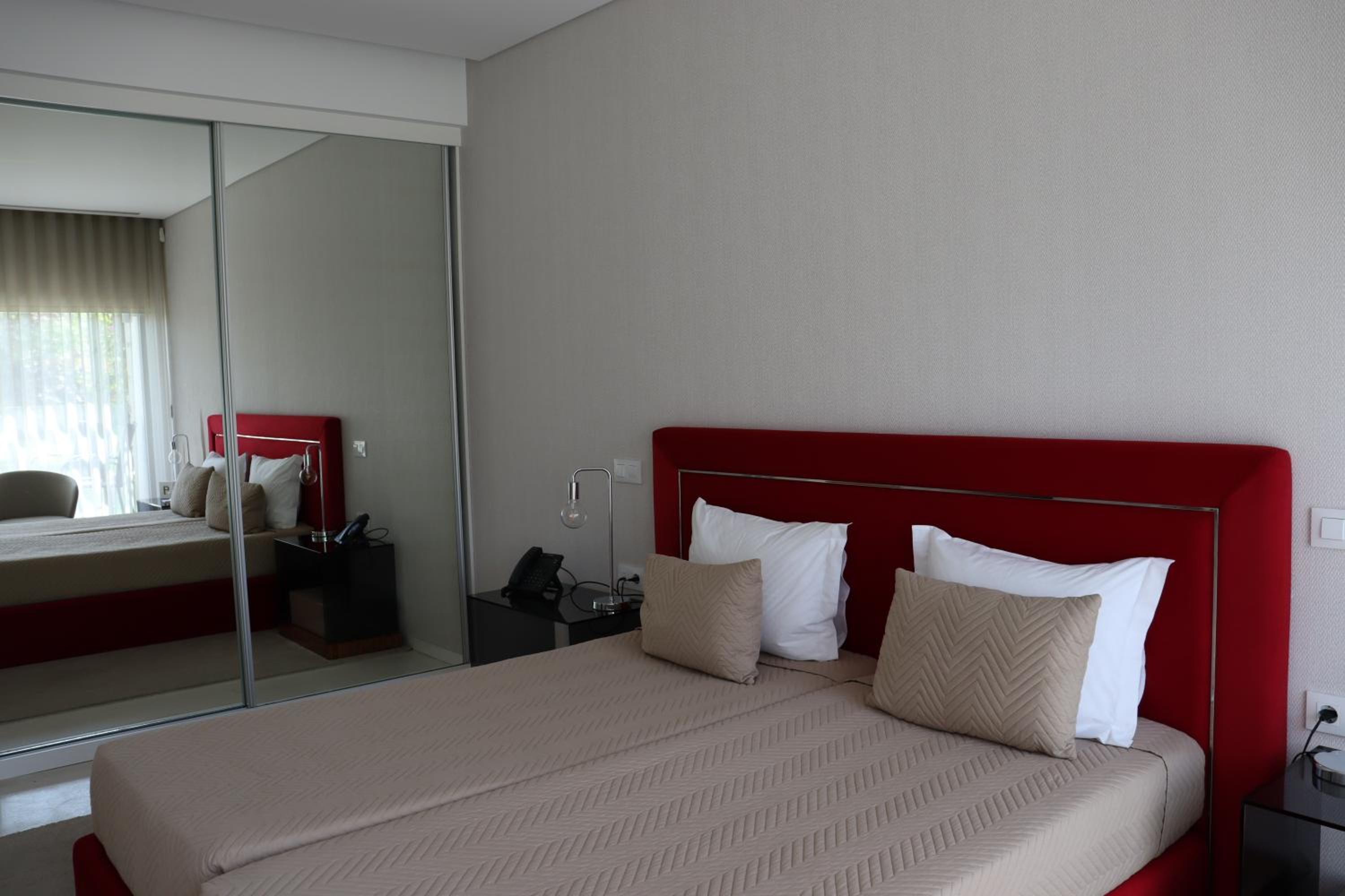 Twin Room with Balcony - Photo 5
