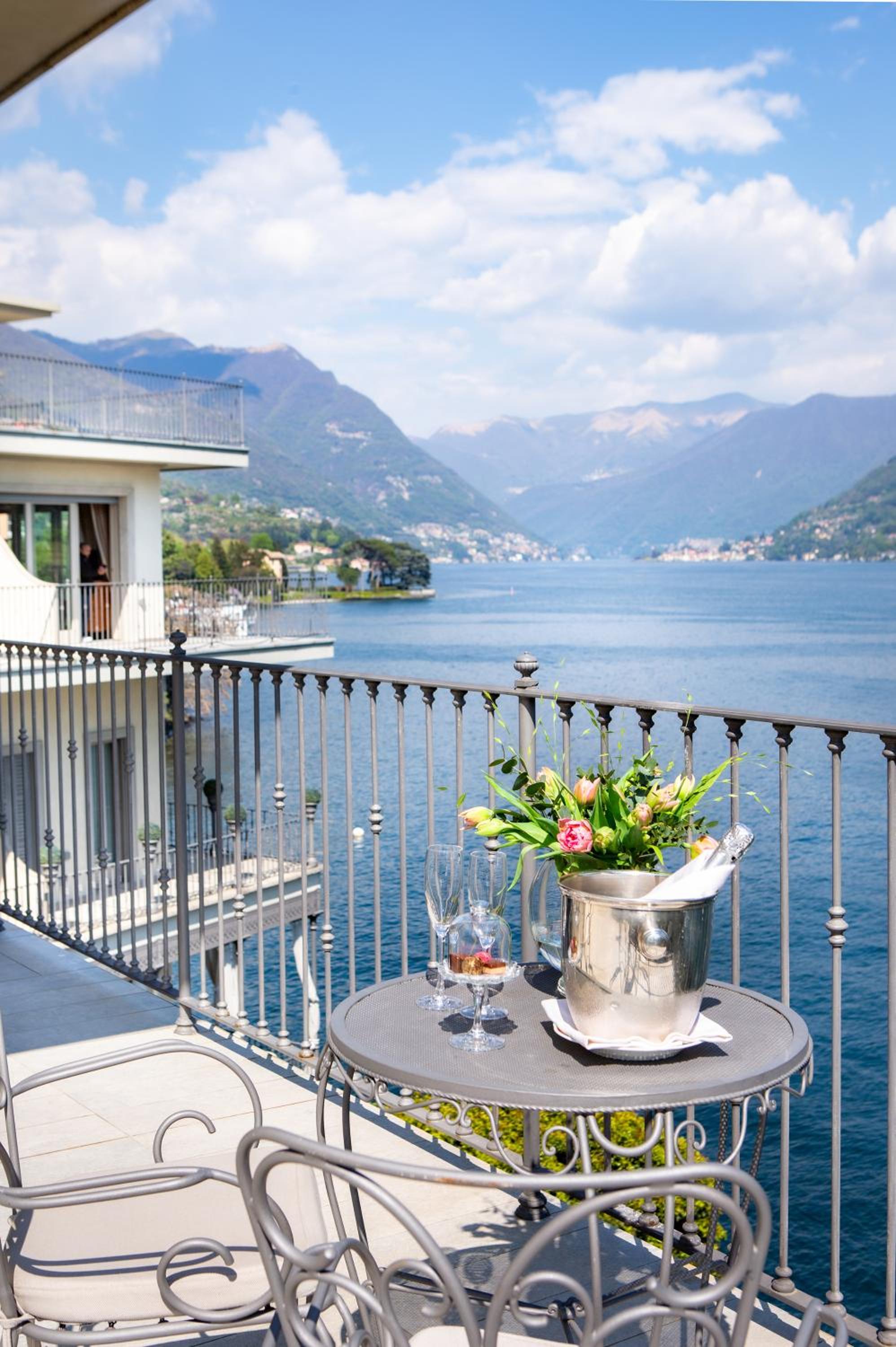 Junior Suite with Lake View