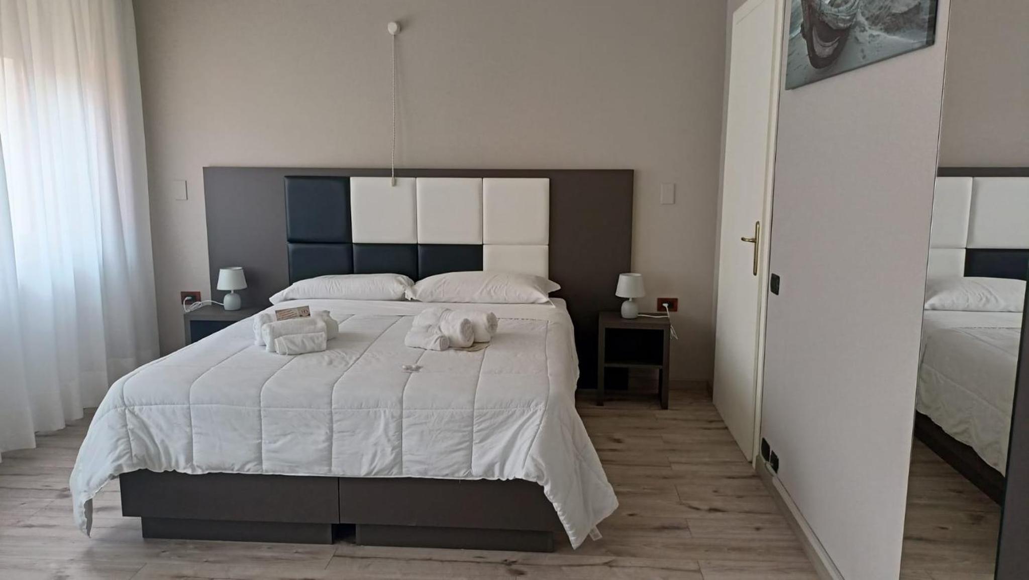 Triple Room - Photo 13