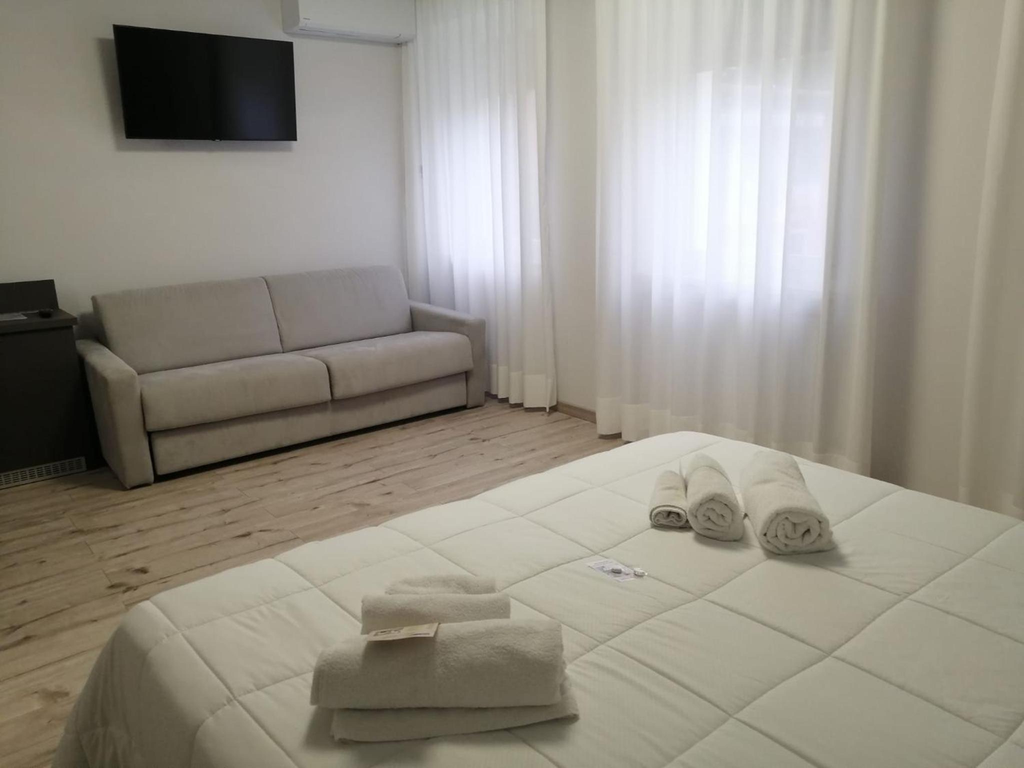 Triple Room - Photo 11