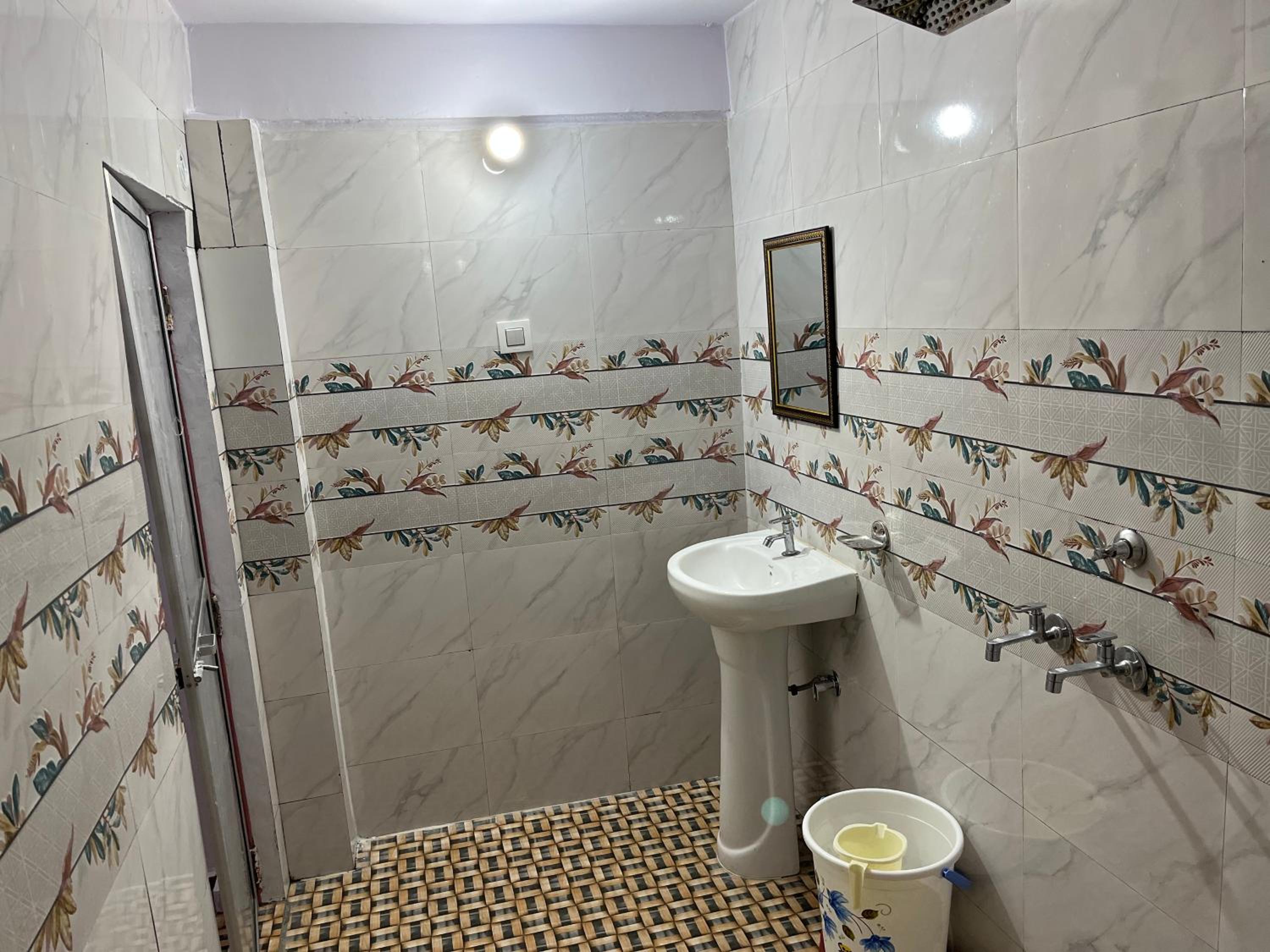 Deluxe Double Room With Bath photo 2