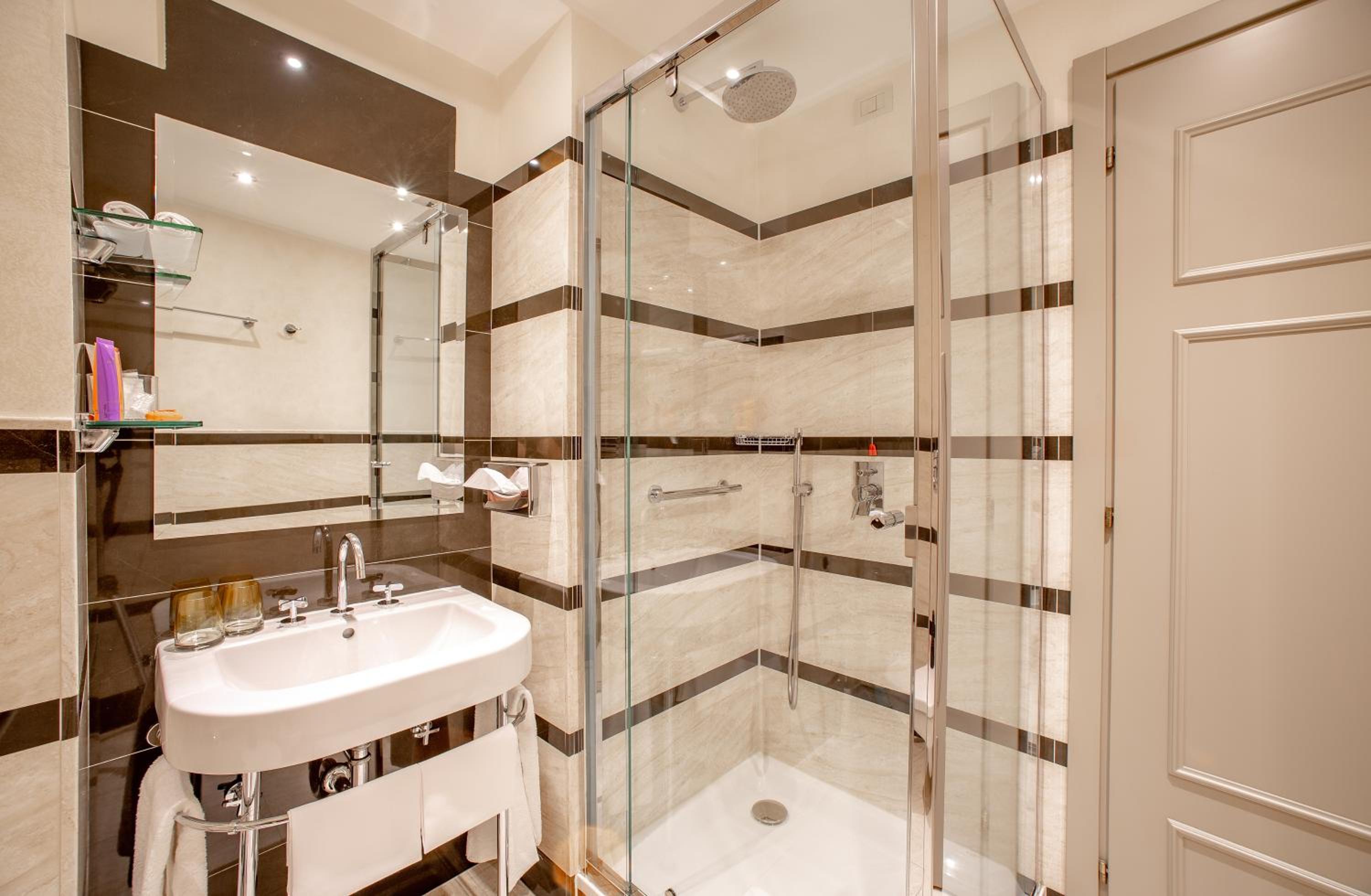 Superior Double or Twin Room with Lake View