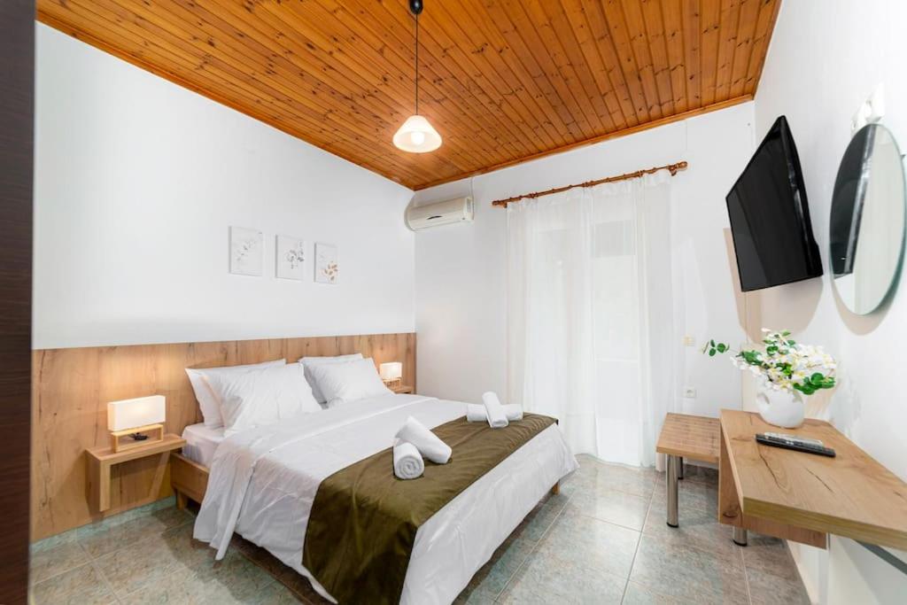 Two-Bedroom House photo 2