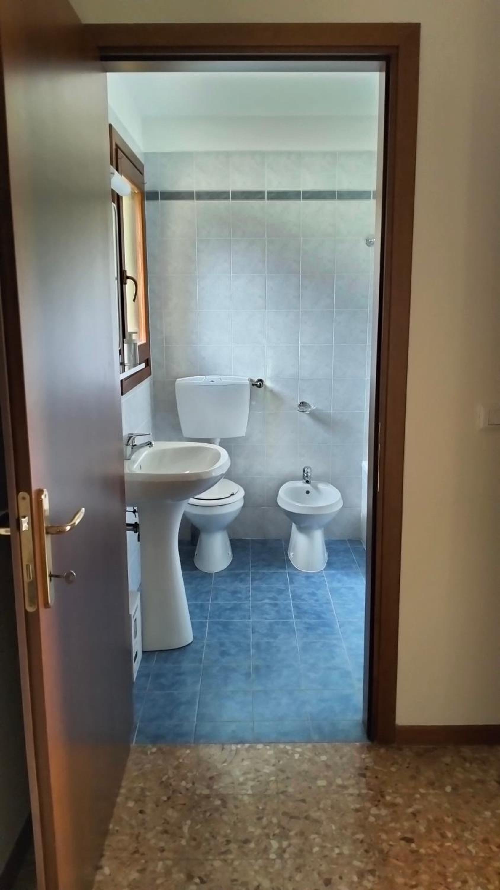 Basic Triple Room with Shared Bathroom photo 3