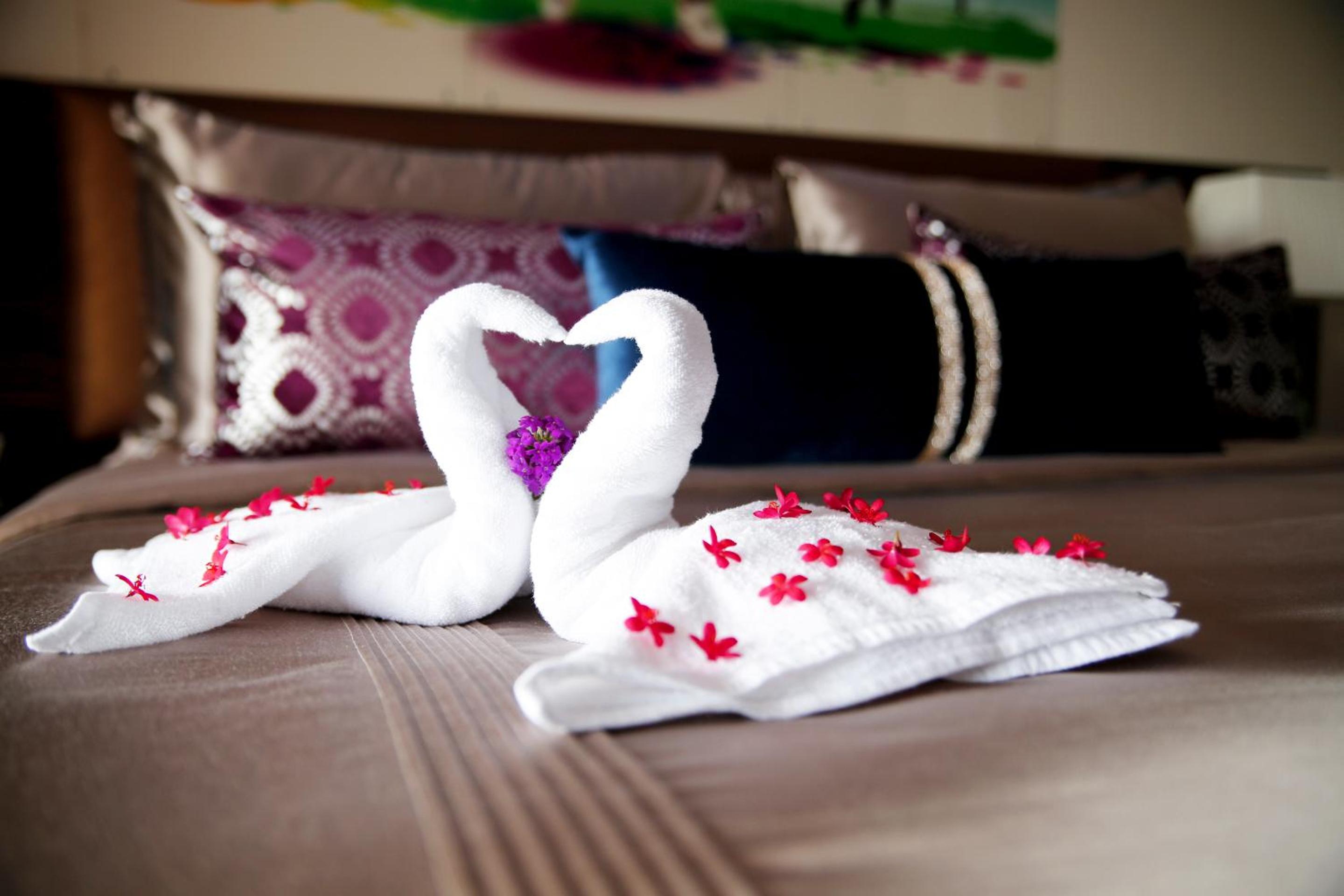 Supreme Partial Sea View Room (Contact-less Check in Available) – 10% Discount of Food & Beverages and SPA